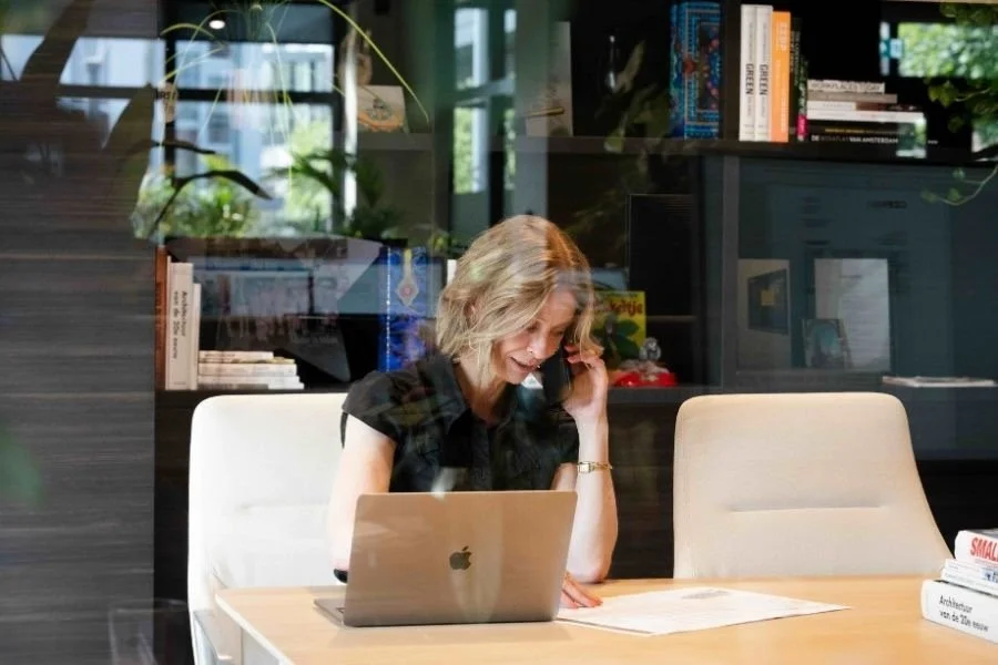 de bouwvoorbereiding van een turnkey kantoorinrichting