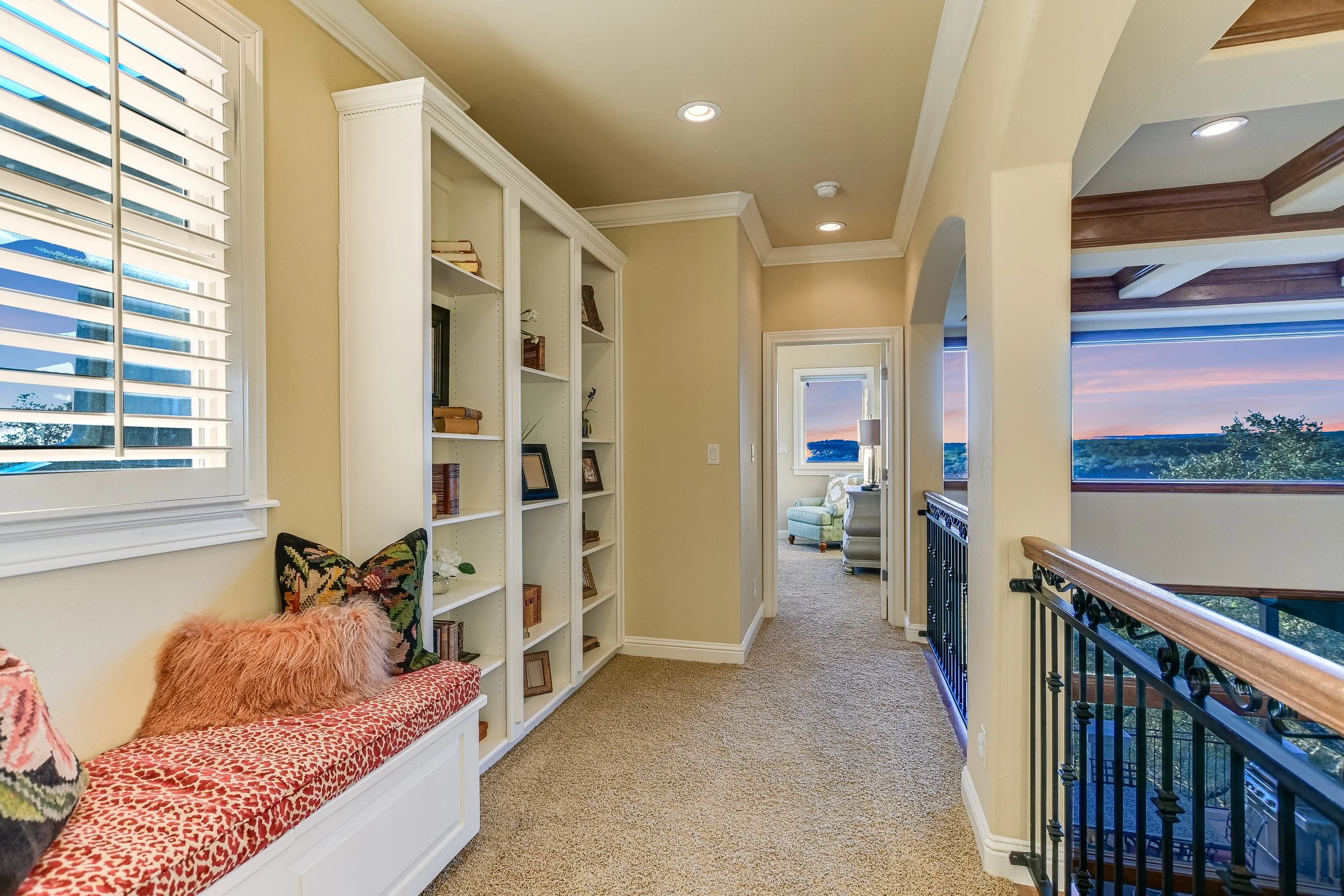 30-Upstairs Library.jpg