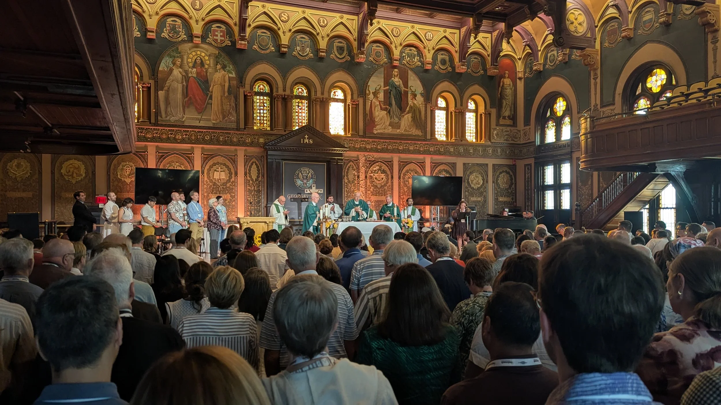 400+ LGBTQ and ally catholics celebrate Mass during the 2026 Outreach Conference
