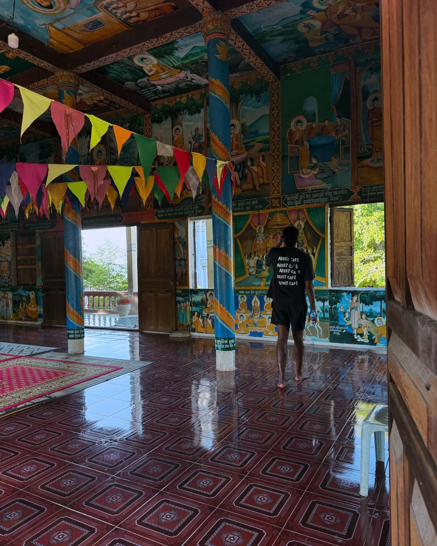 Cambodia Part 2 - Battambang 

We spent 2 nights in Battambang. We mainly went for the bat cave (which was insane) but ended up seeing and enjoying lots more! 

Highlights - 

🦇 watching the bats at Phnom Sampeau
👨🏾&zwj;🍳 cooking school with @coc