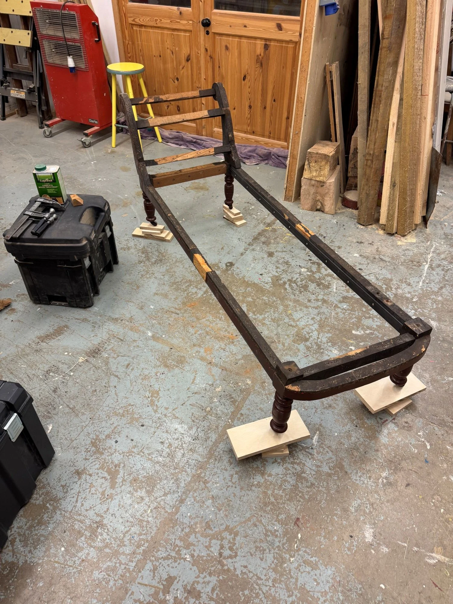 Extended chaise frame.JPG