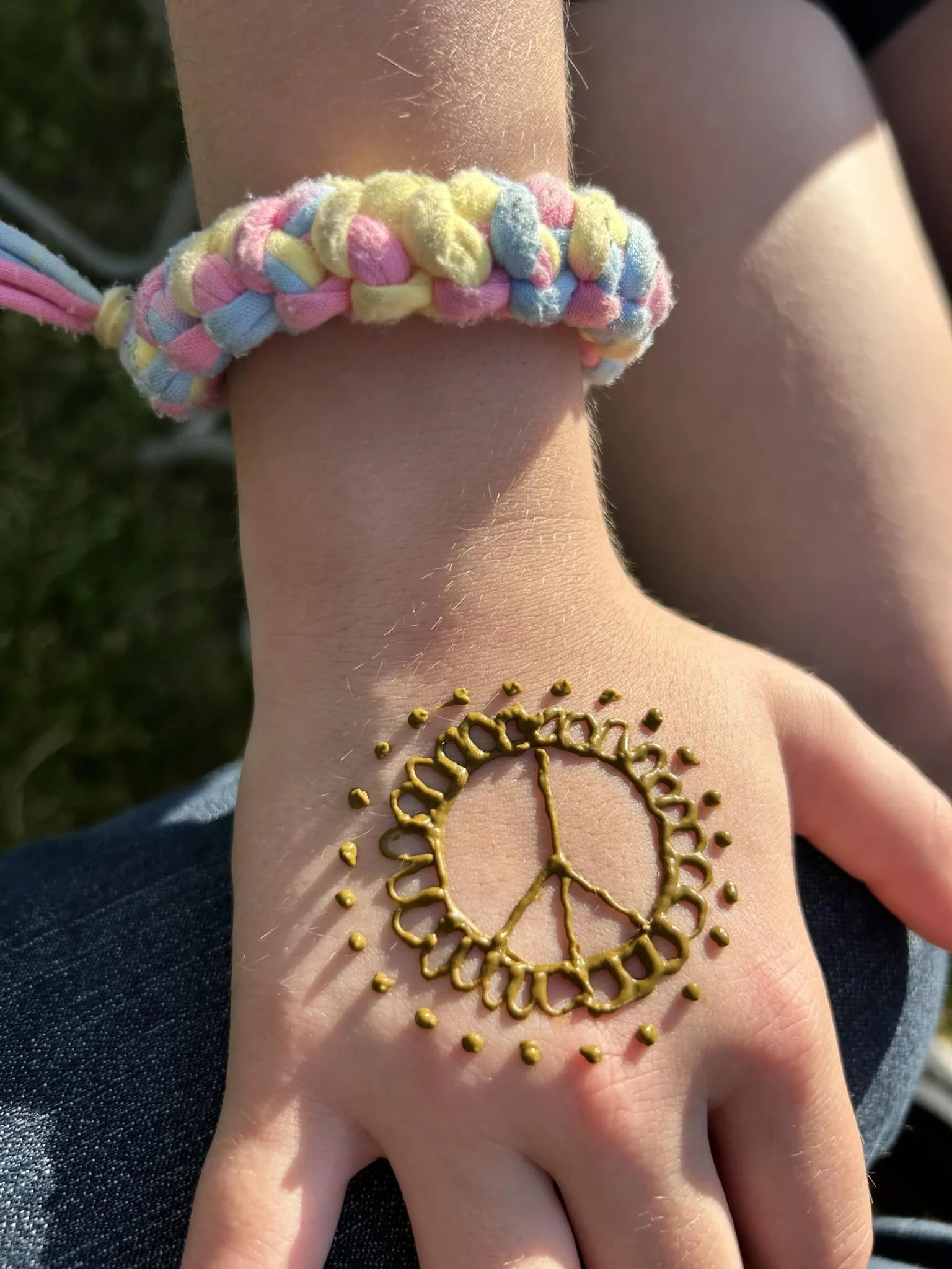henna hand 2.jpg