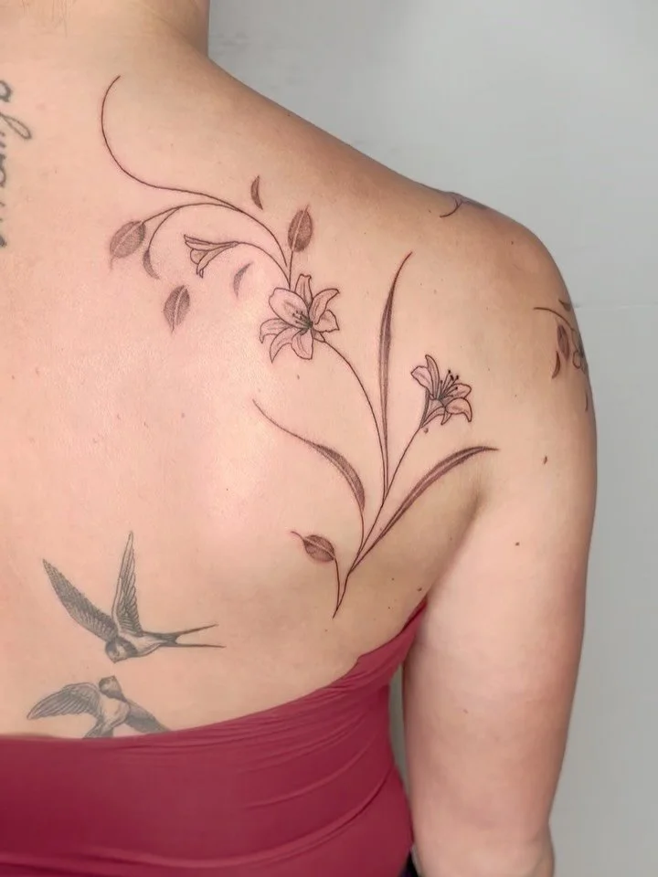 absolutely beautiful Lilly flower and jasmine flower tattoo wrap for Kara 💛✨ thank you endlessly for your trust with this piece, I loved creating this alongside you and spending the day with you 

I&rsquo;m endlessly so grateful for this craft and t