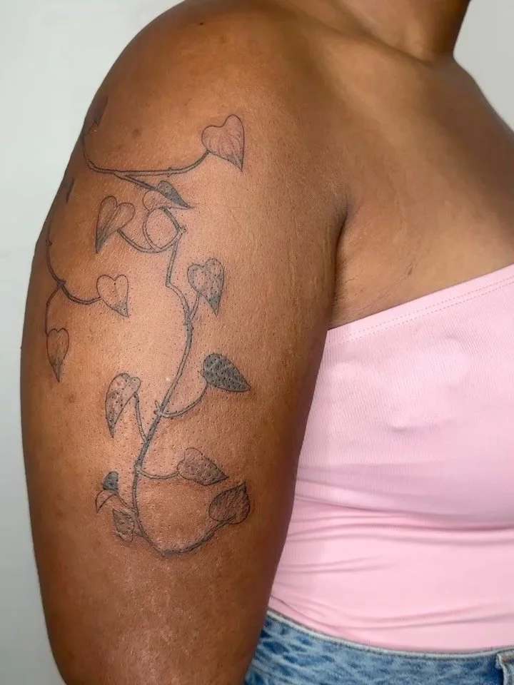 a beautiful pothos wrap for Trinity 💞✨ we spoke about this piece for months before finally bringing it to life. Thank you endlessly for your trust

wherever you find yourself today I hope you&rsquo;re hanging in there 💙

lots of love,
M