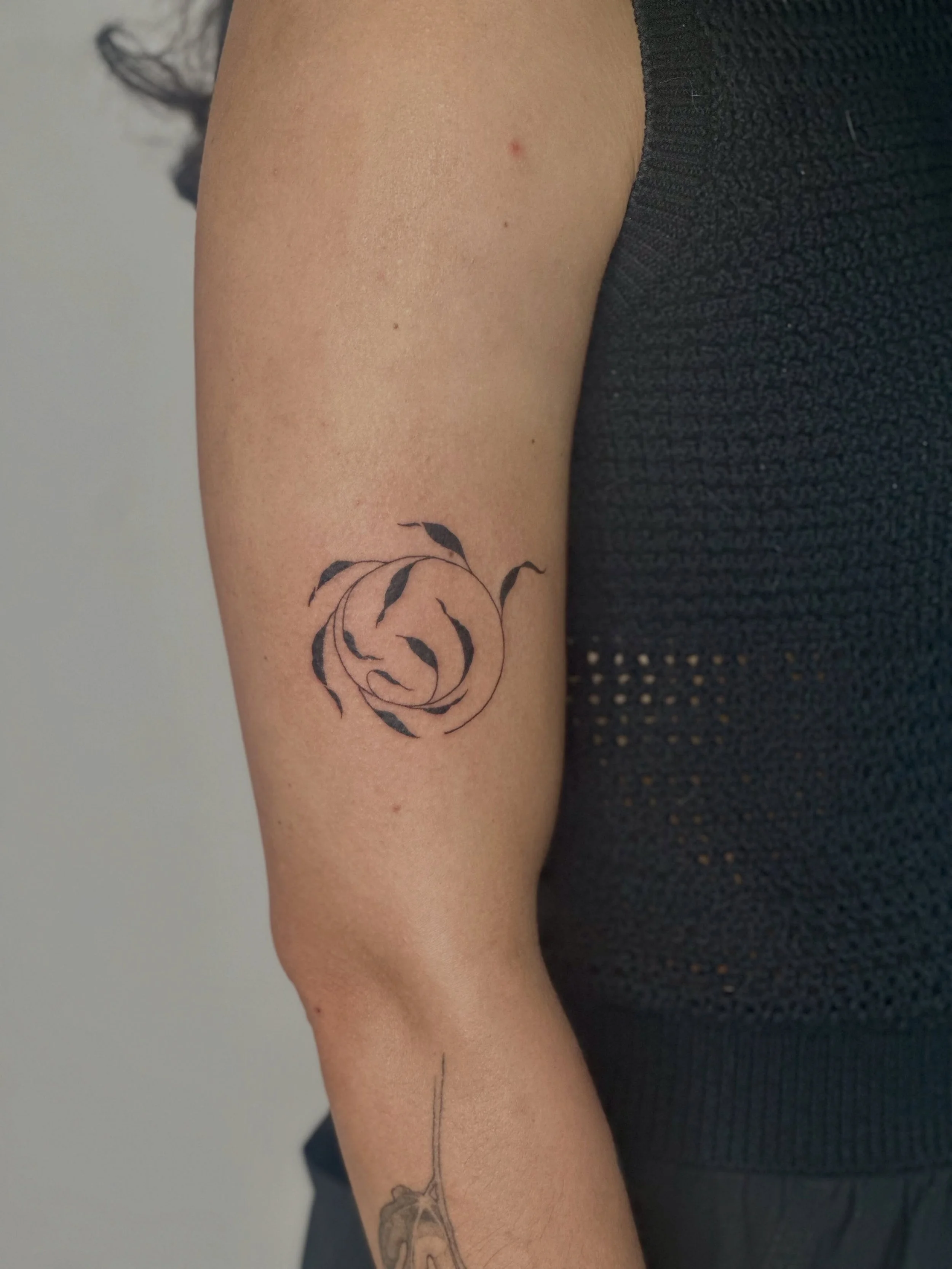 one fresh tattoo and one healed tattoo for Audrey ❤️&zwj;🔥 

Tattooing is beautiful in so many ways, and getting to tattoo my loved ones is absolutely apart of this. Thank you endlessly &amp; love you endlessly 

m