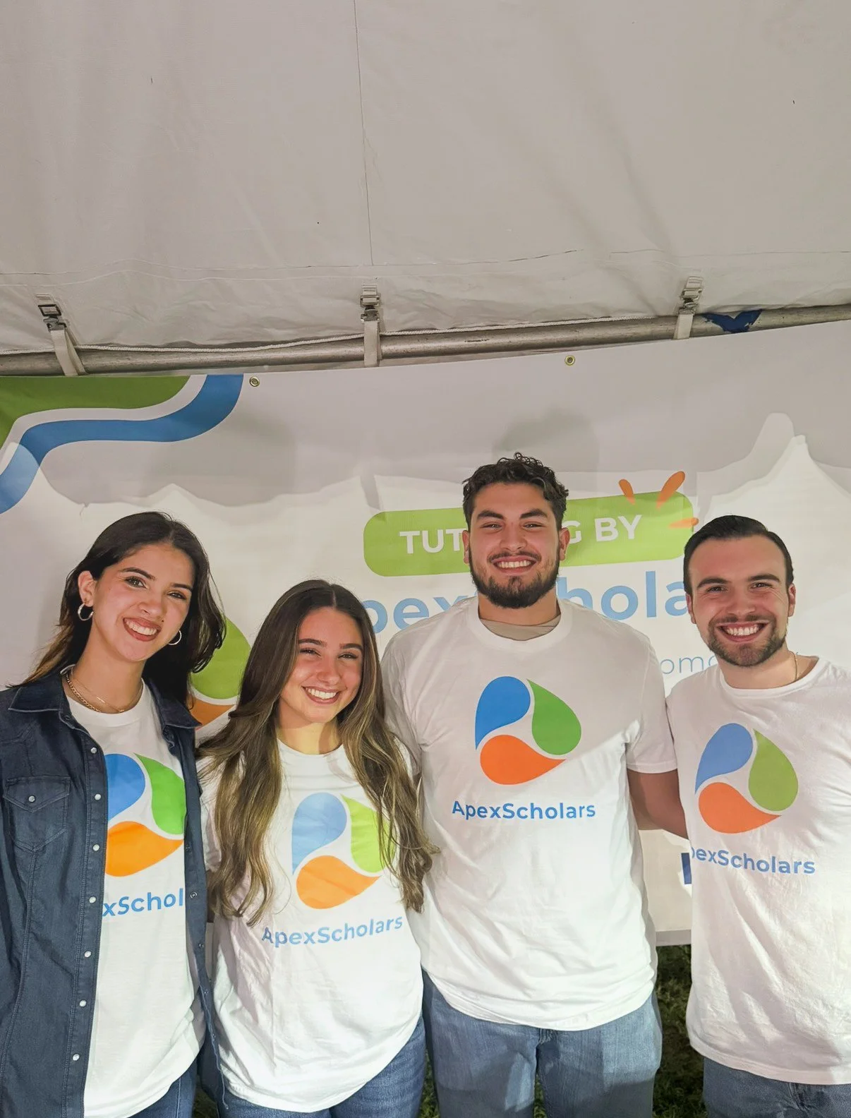 Tutor companies in Miami. Tutor community. Best tutors near me. ApexScholars Tutors. The best tutors in Miami. Where to get tutoring in Miami.