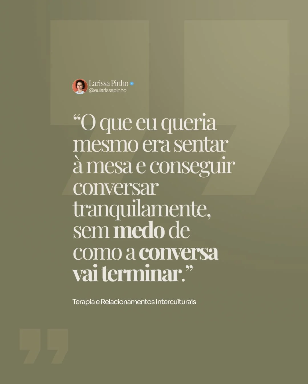 Essa frase costuma aparecer quando o casal j&aacute; est&aacute; cansado de tentar conversar e n&atilde;o conseguir.

N&atilde;o &eacute; sobre grandes discuss&otilde;es. &Eacute; sobre o cotidiano. Sobre n&atilde;o conseguir falar sem que a conversa