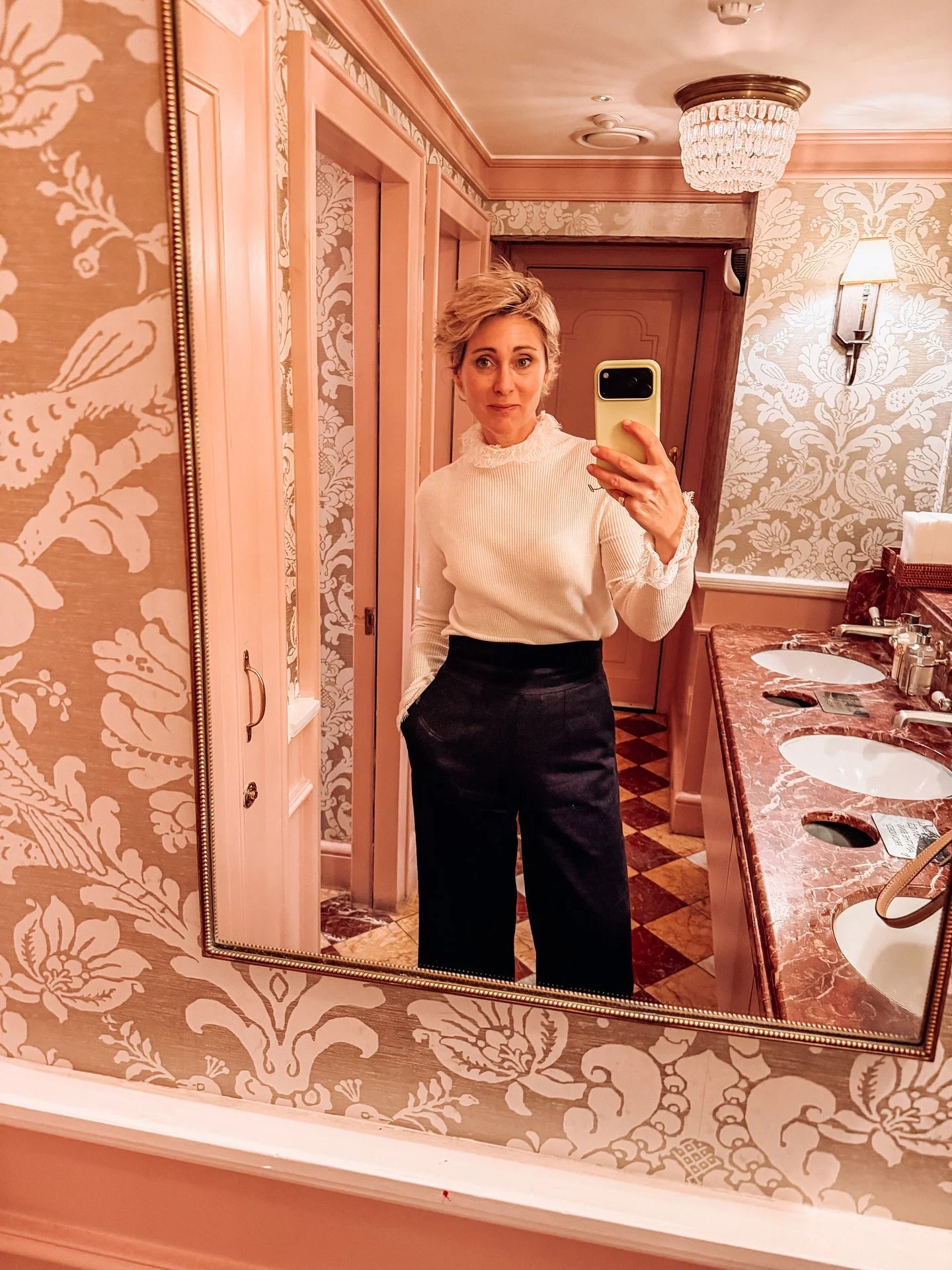 Joy can mean different things on different days - you just have to look for it.. to see it, to feel it.
Yesterday … Joy was everywhere :
Joy was a day trip &  train ride to London … 
Joy was hugging a friend, enjoying soul time a