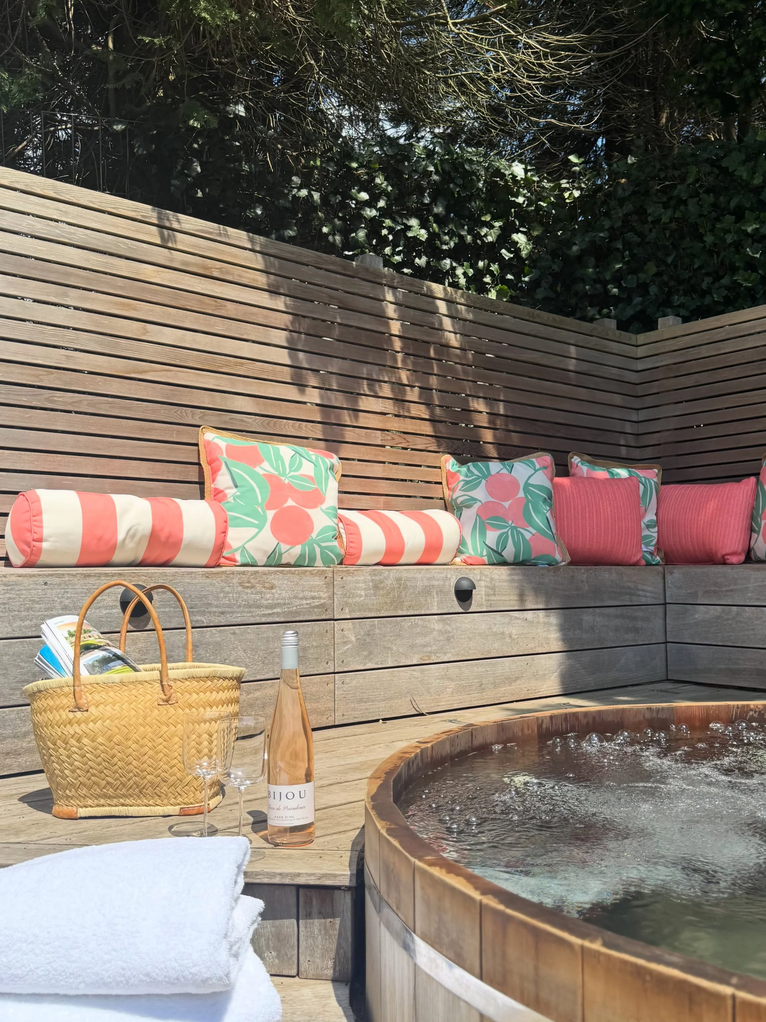 As the heatwave in the UK continues, our guests will be enjoying the outside spaces here @_uniqueescapes whether from relaxing in a sun lounger, sipping something cool under the giant parasol or floating in the hot tub under the stars .. or cooling o