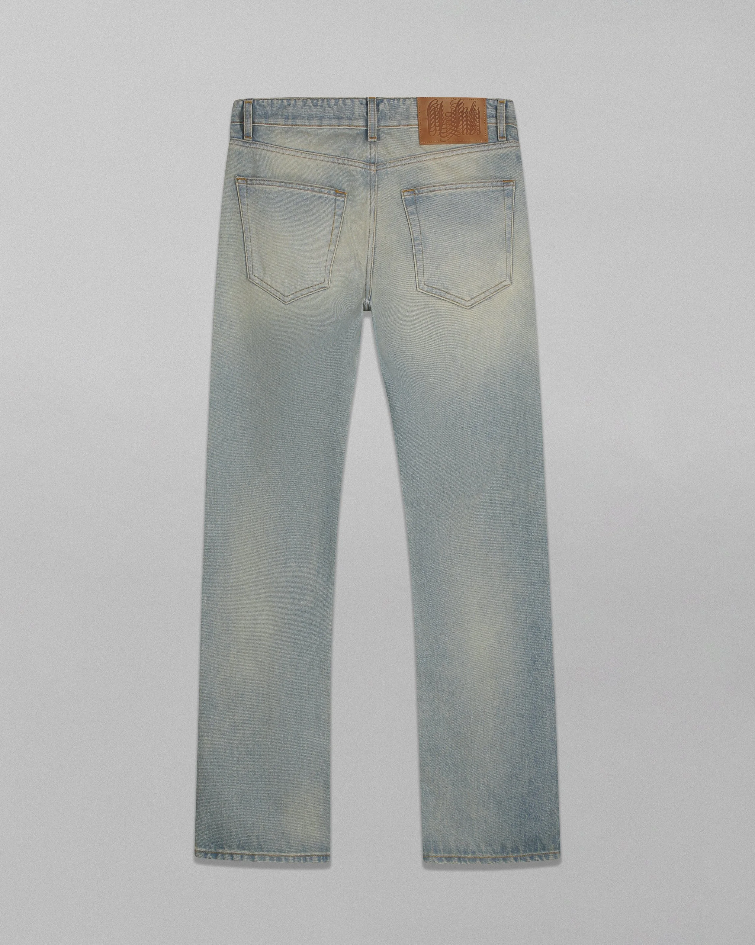 pantaloni chiari uomo dt con ombra.jpg