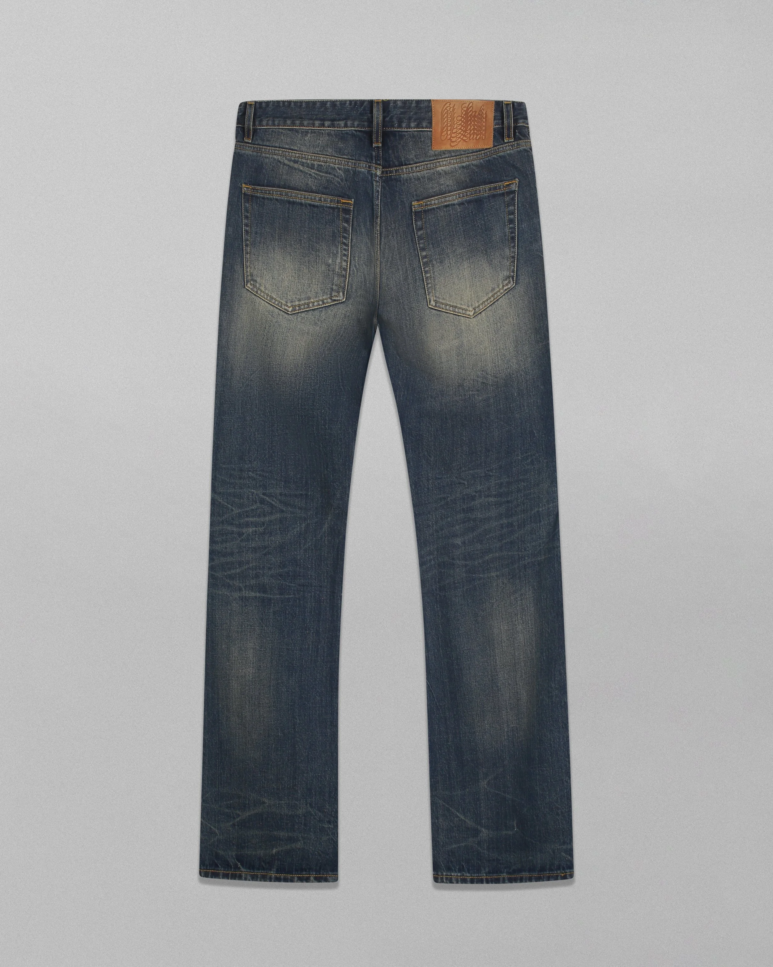 yanaka uomo dt con ombra.jpg