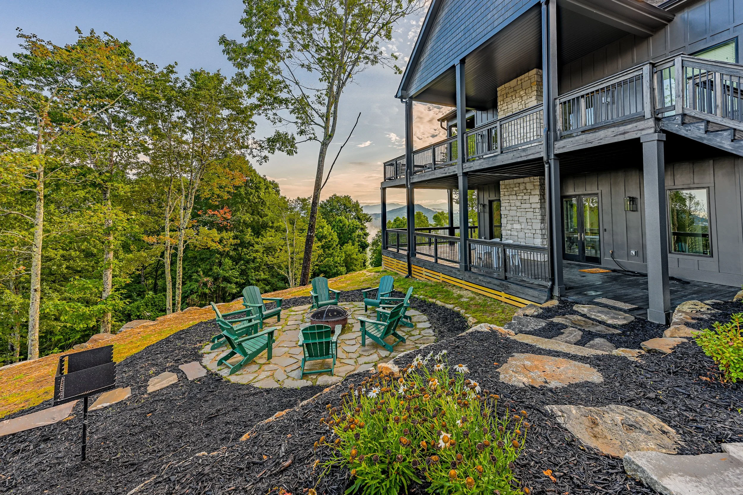 Listing: Luxury Cloud-top views in Glenville, NC