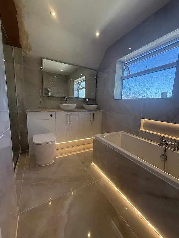 bathroom 5.jpg