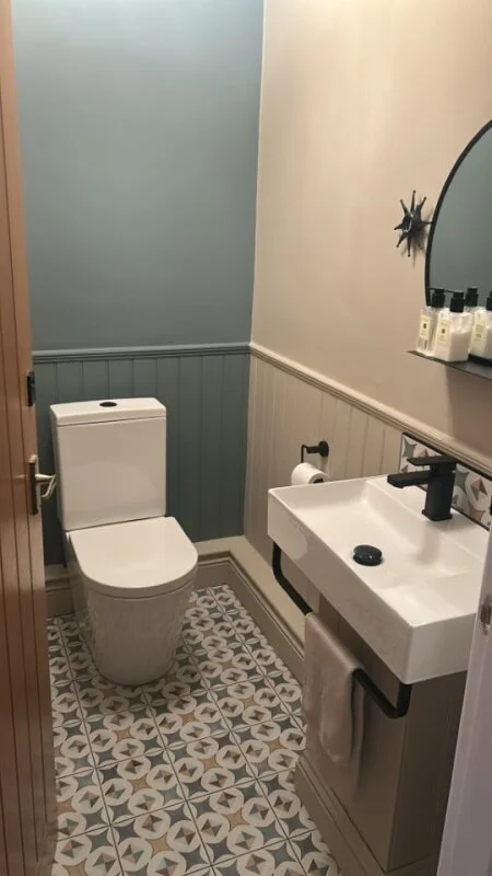 bathroom 4.jpg