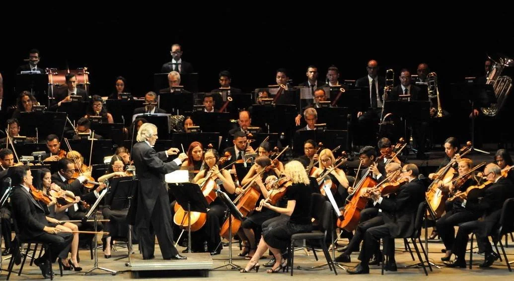 2017-10-27 (002) Fotos Brenda. Gala Española OSV.png