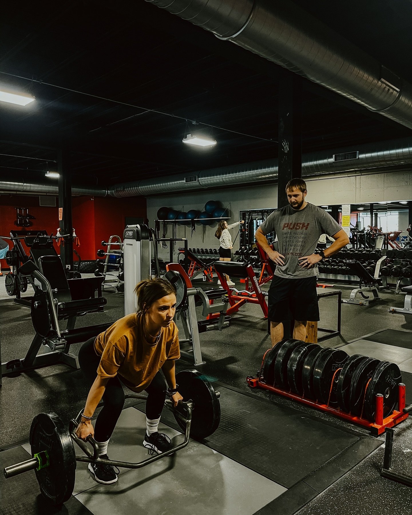 3️⃣ DAYS UNTIL BLACK FRIDAY ⌚️

AVM Fitness has the deal for YOU! 🫵🏼

‼️Sign up with AVM Fitness by December 6th and get‼️

👉🏻2 free sessions with a 3 month program commitment 
👉🏻2 free sessions for one of your friends or family members

AND 

