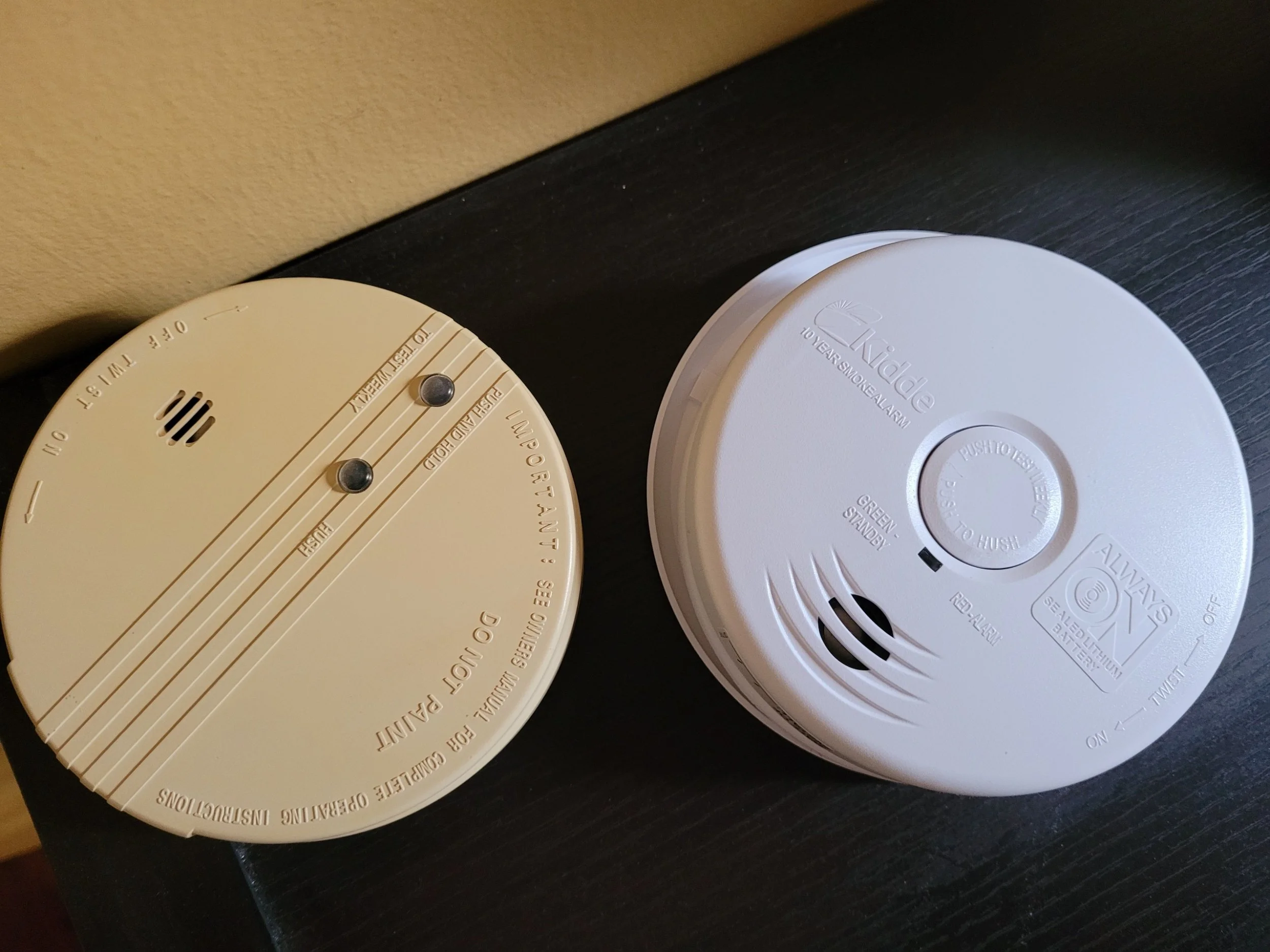 Combination smoke and carbon monoxide alarm for homes