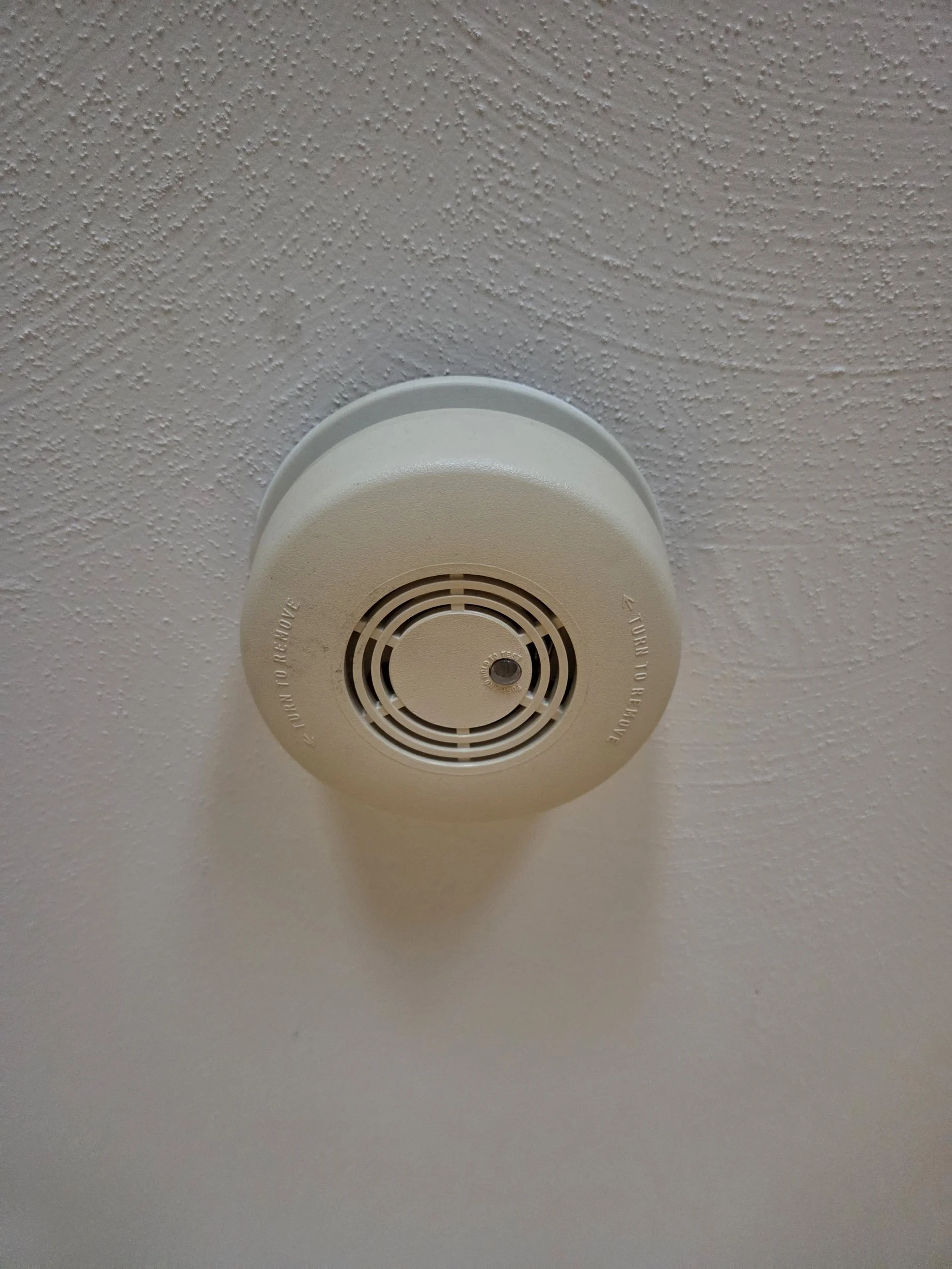 Hardwired smoke alarm system in Missouri home