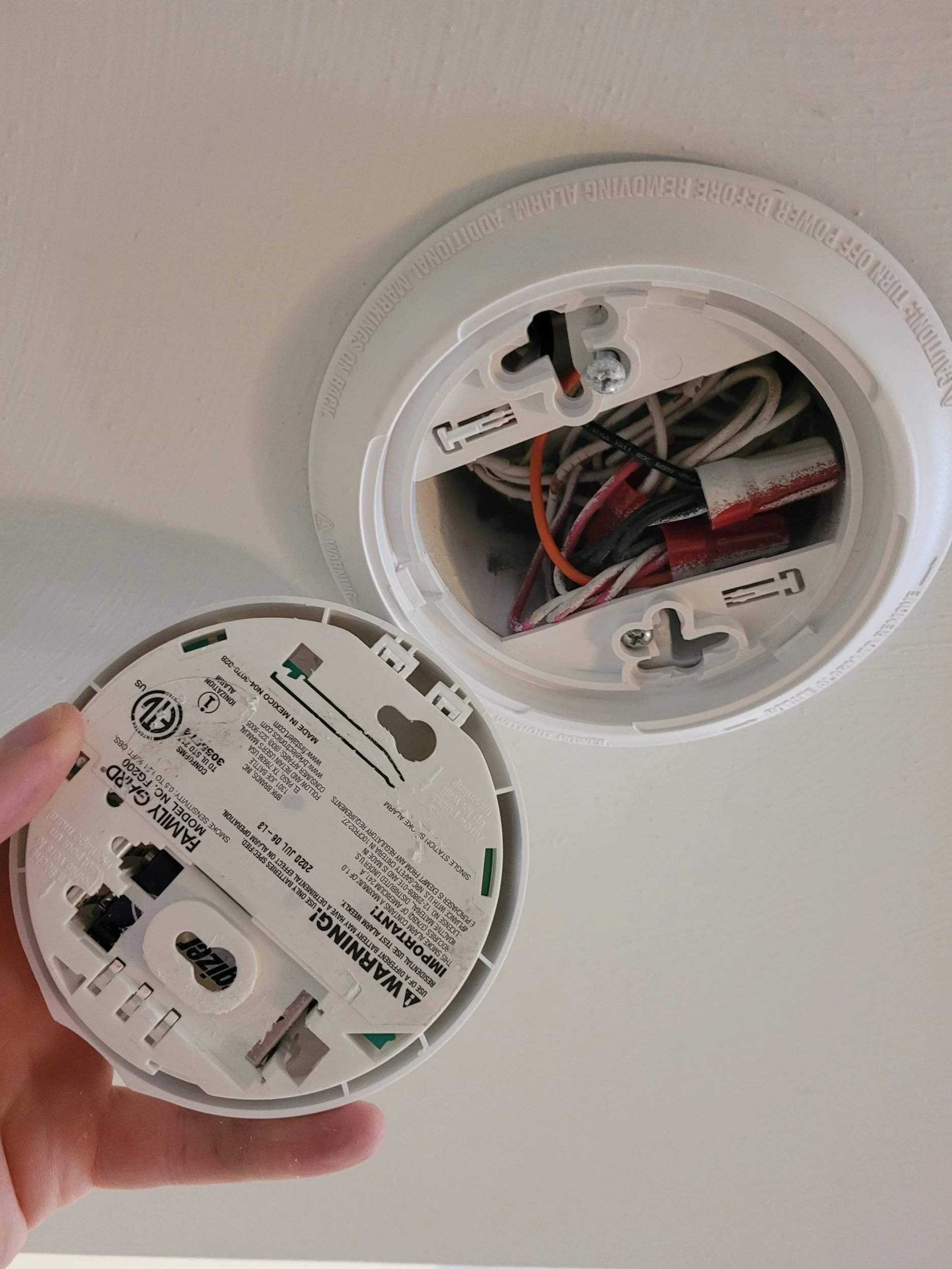 10-year sealed battery smoke alarm for home fire protection