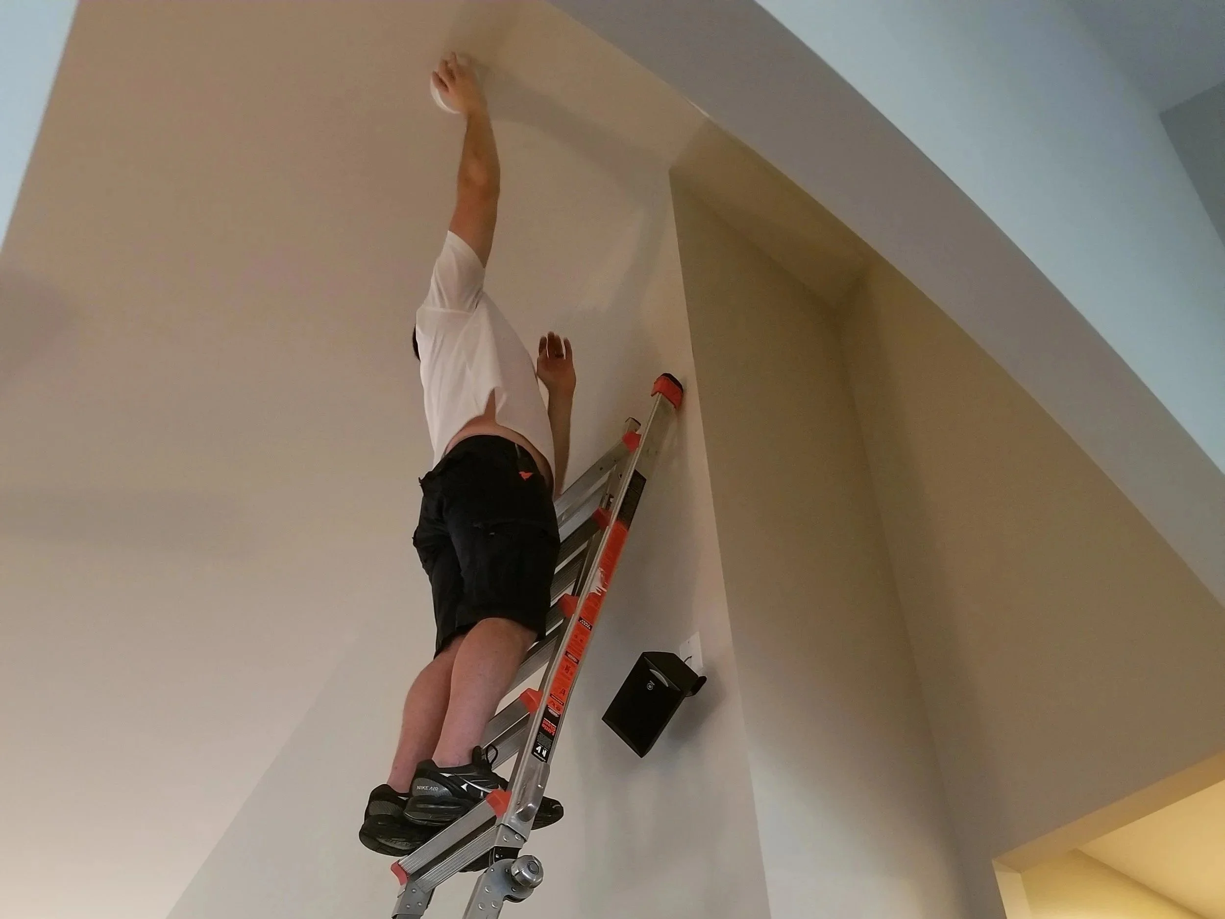 Smoke Detector Installation in St. Louis Home