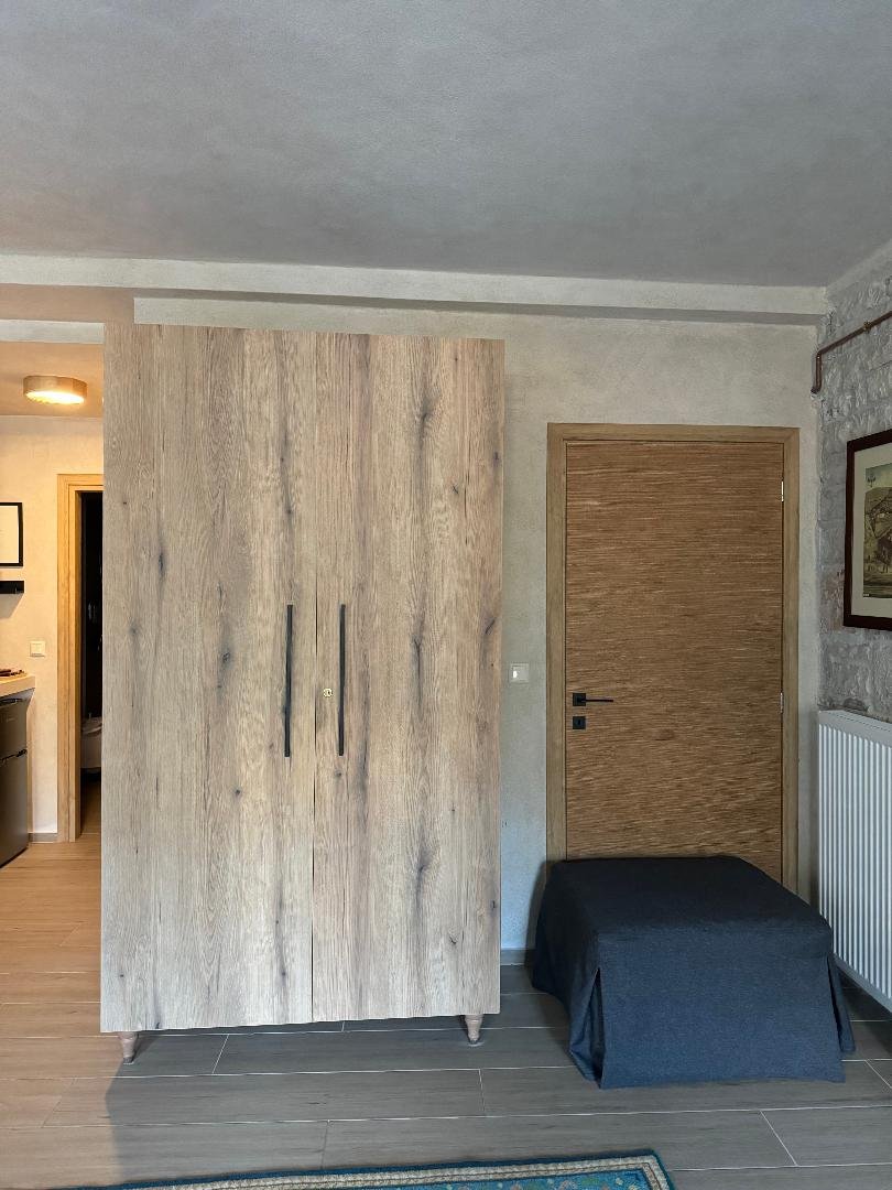 CUPBOARD.jpg