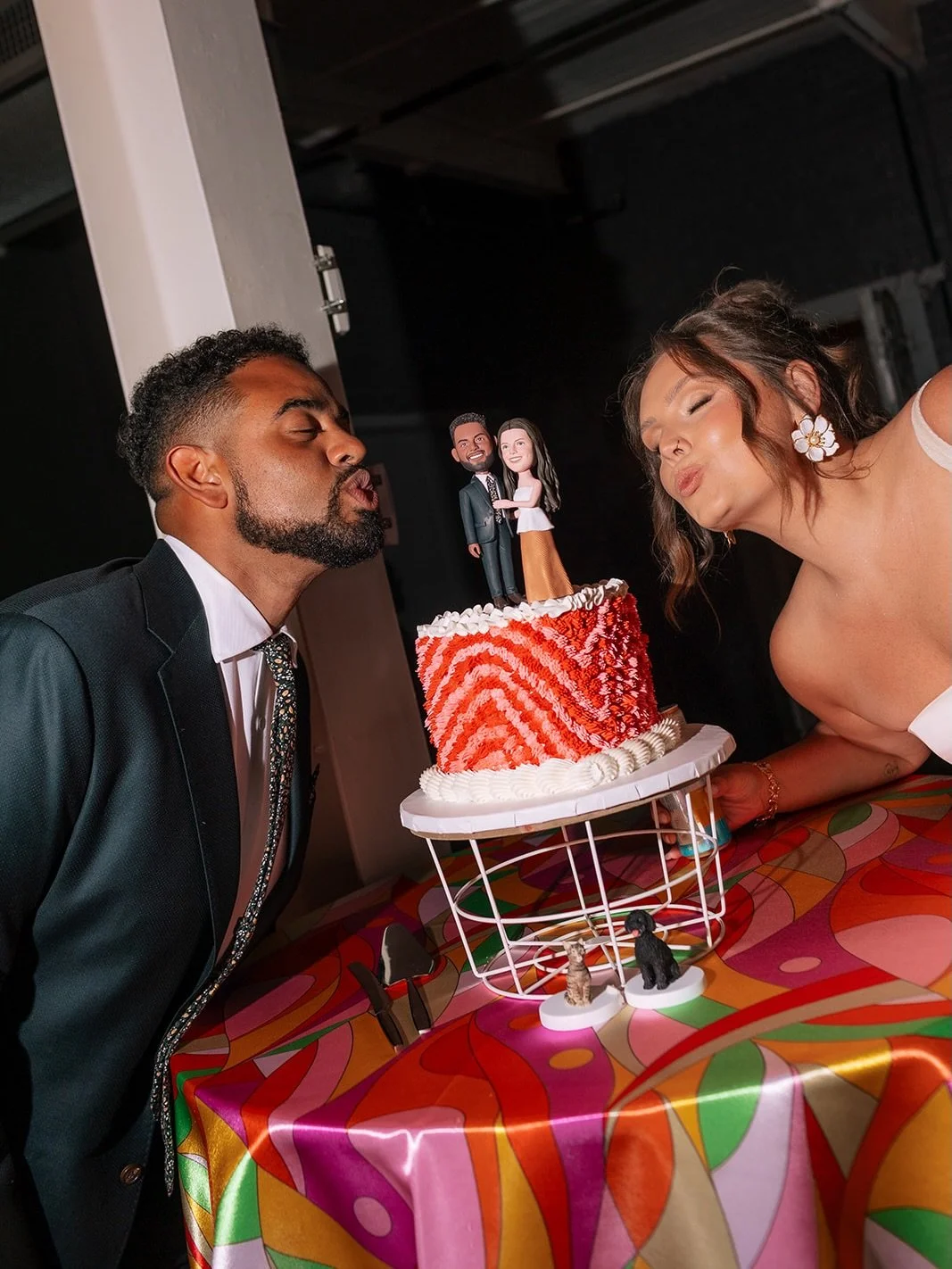This is YOUR party. Celebrate how you want to! 

For Hannah + Louie that meant a courthouse ceremony and a separate fringe-filled dance party with their favorite foods and a night full of unforgettable moments.

Planning + Design: @engagedwithnora 
P