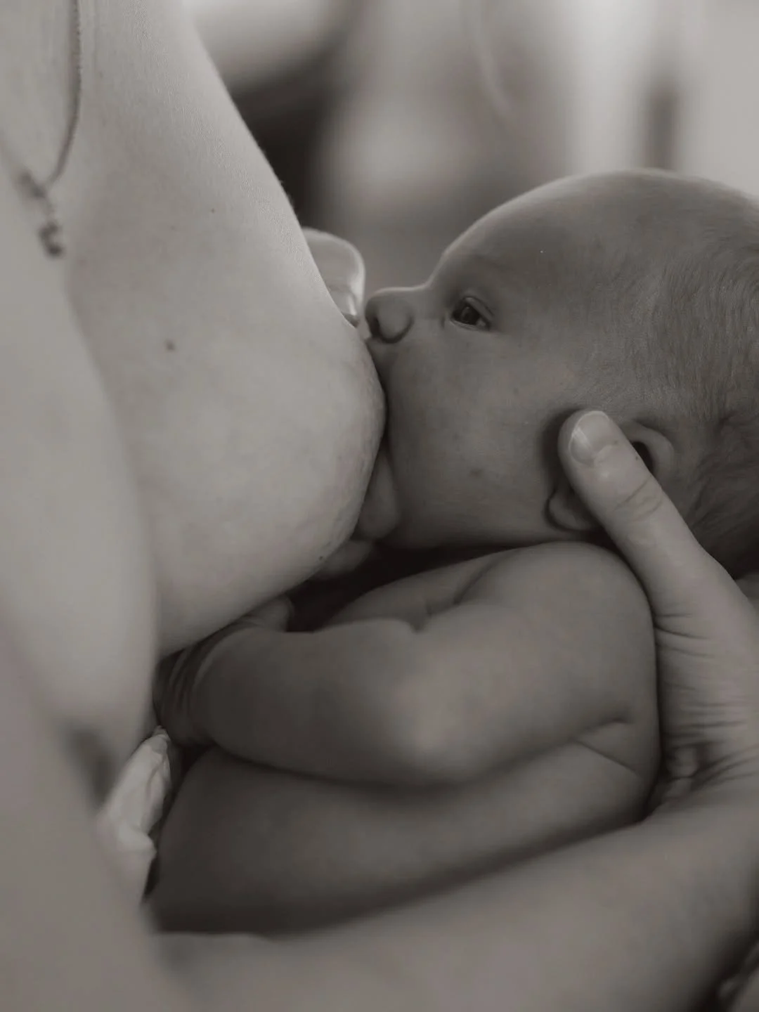 First Days. Hit hart. In BEAUTY, in LOVE, in PAIN. 

POSTPARTUM 
MOTHERHOODPHOTOGRAPHY 
NOWHEREDIARY 
FOTOGRAFINHAMBURG
