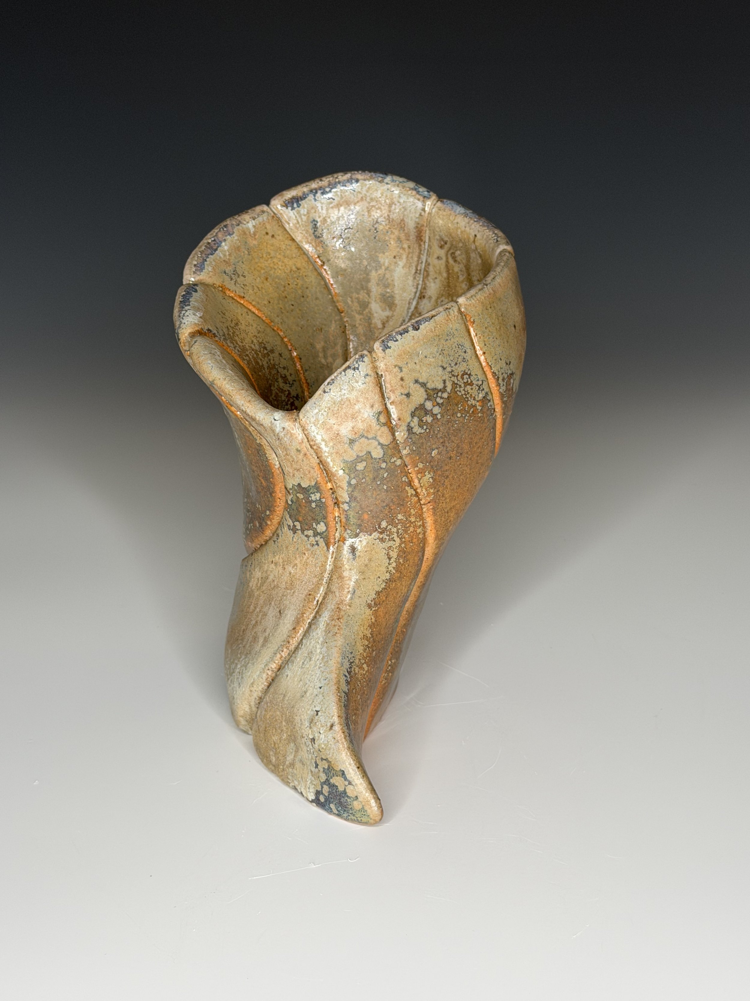 SHELL VASE II