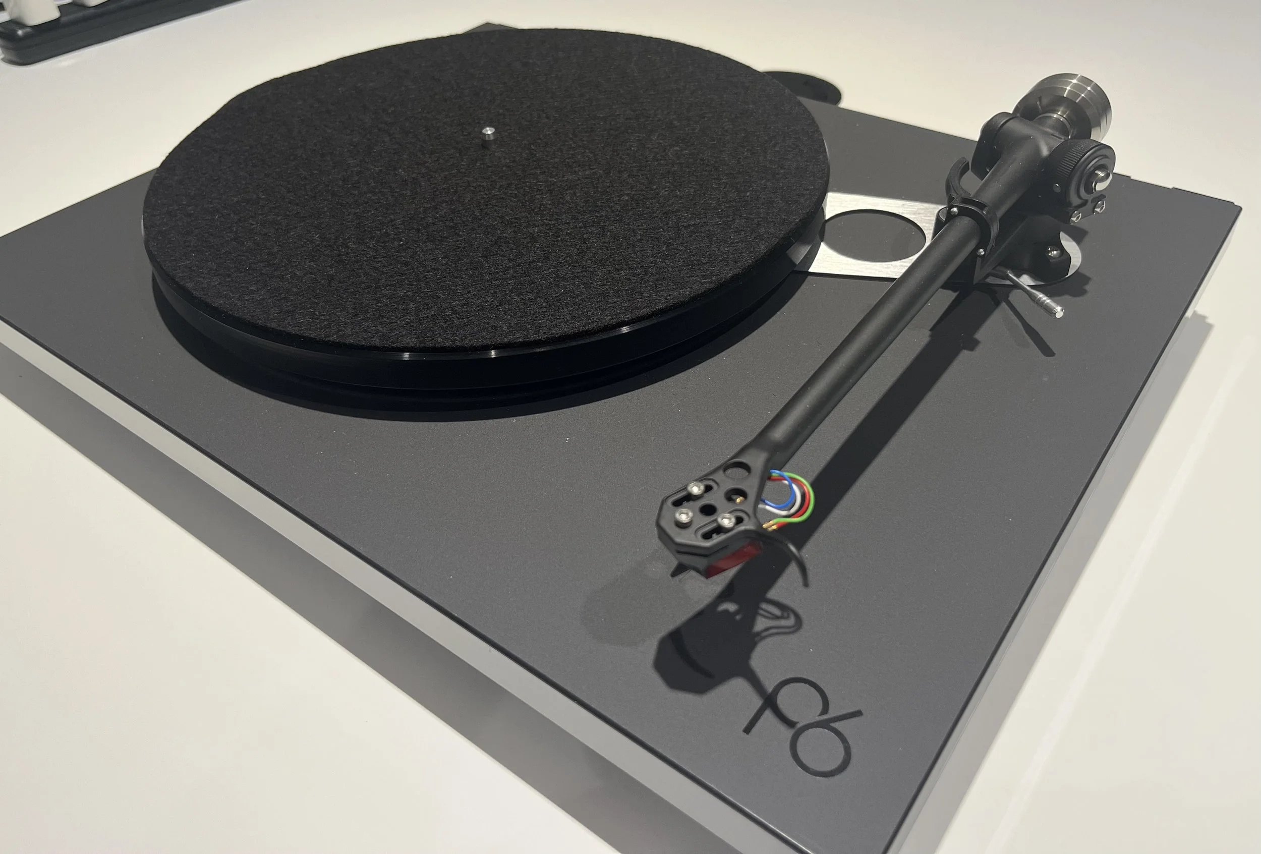 Rega Planar 6 Turntable