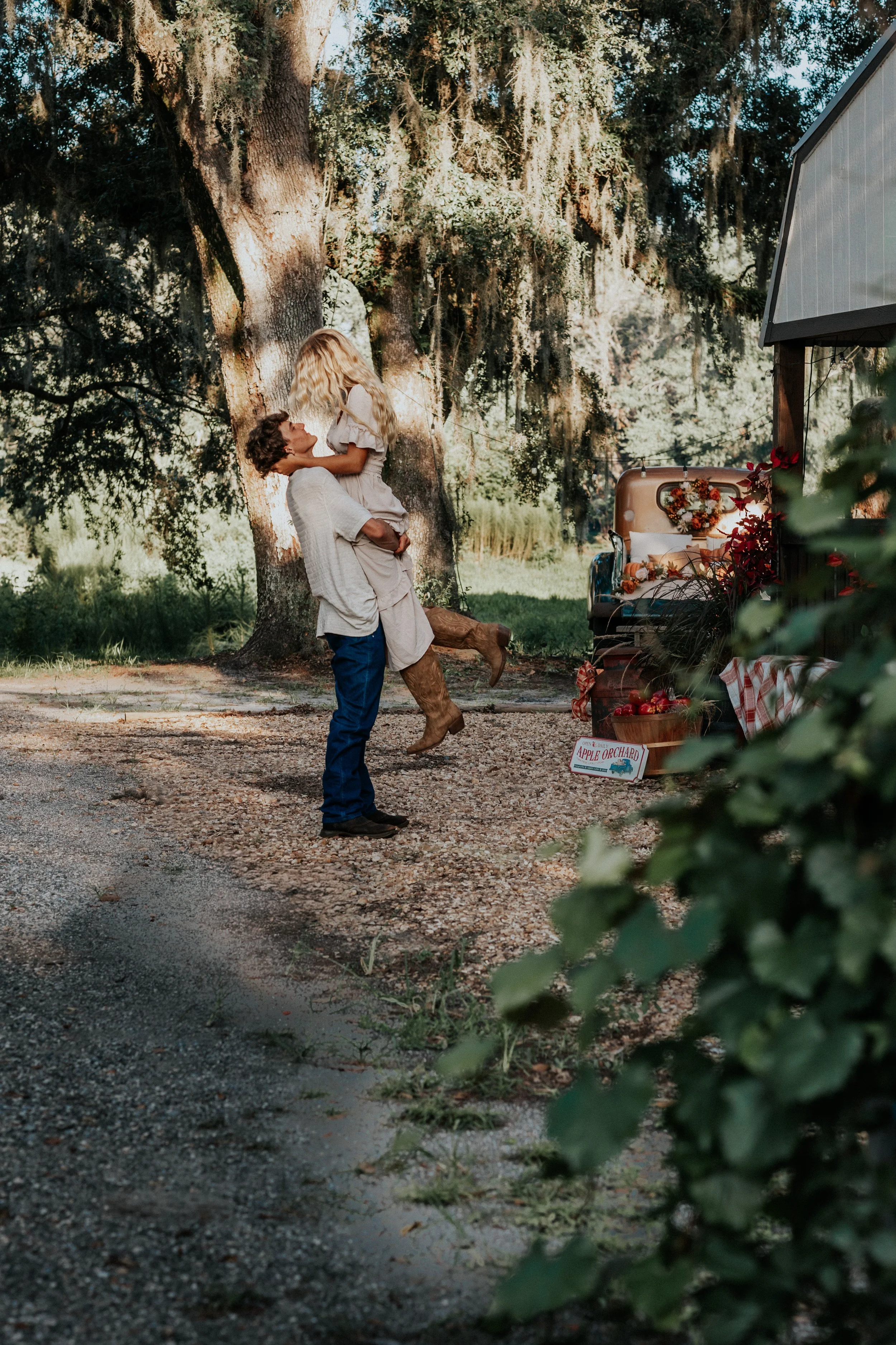 The_Gathering_Table_Event_Venue_Plant_City_Tampa_Florida_Fall_Farm_Photos_By_Milestone_Noelle_St_Laurent-7.jpg