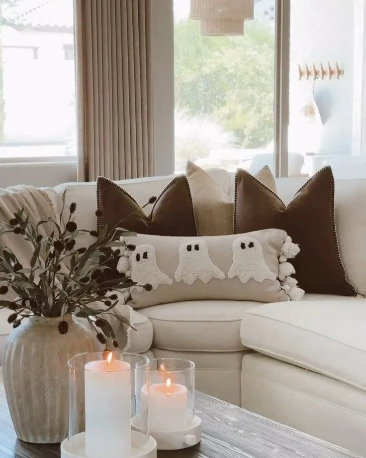 &amp; just like that ✨October✨ is here. Bring on all the fall drinks, decor, &amp; cozy weather 🍂🕯🖤
.
.
.
 #itsfallyall #october #fallweather #footballseason #homeimprovements #homesweethome #aesthetic #style #desmoinesinterior #westhavendesign #c