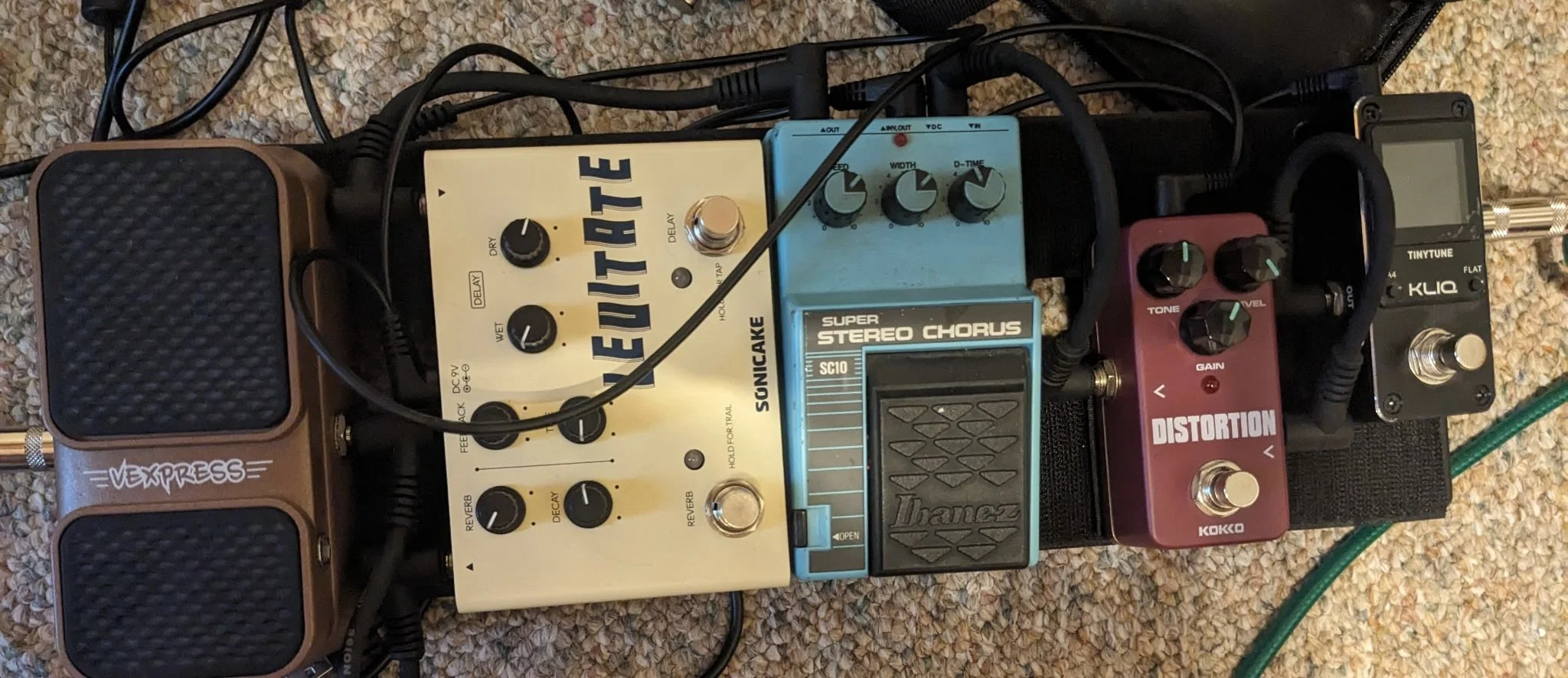 Rachel from Loser of Oz Guitar Pedalboard