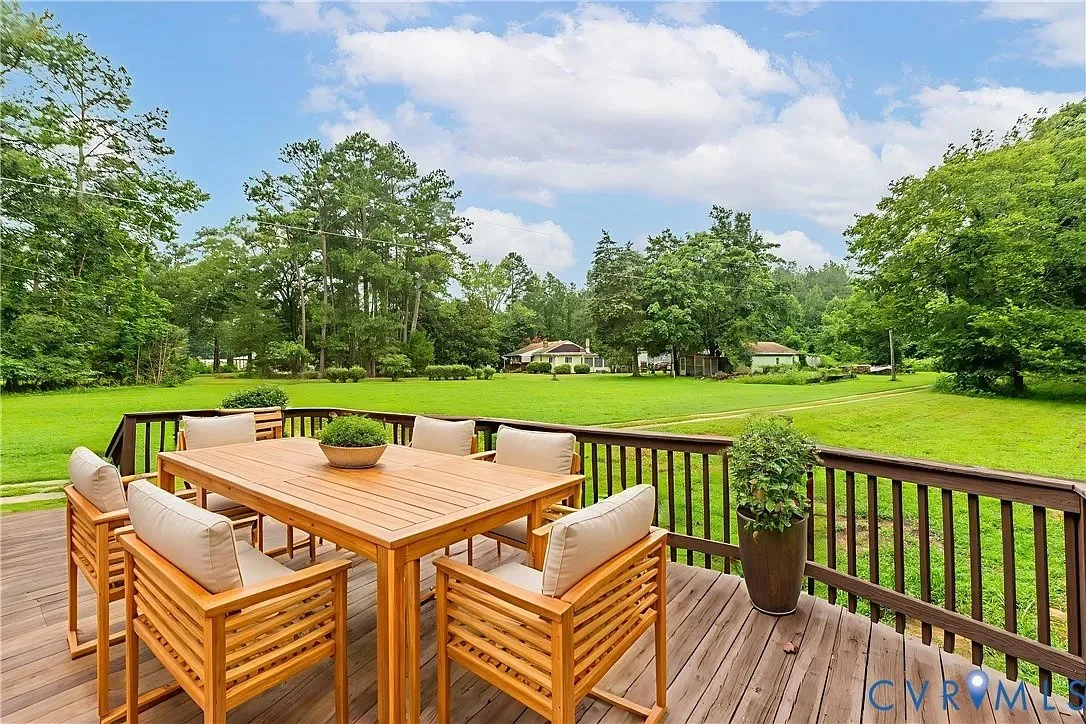 ba113ceb5b310f1fc801ef3627cebcdc-uncropped_scaled_within_1536_1152-1 copy.jpg