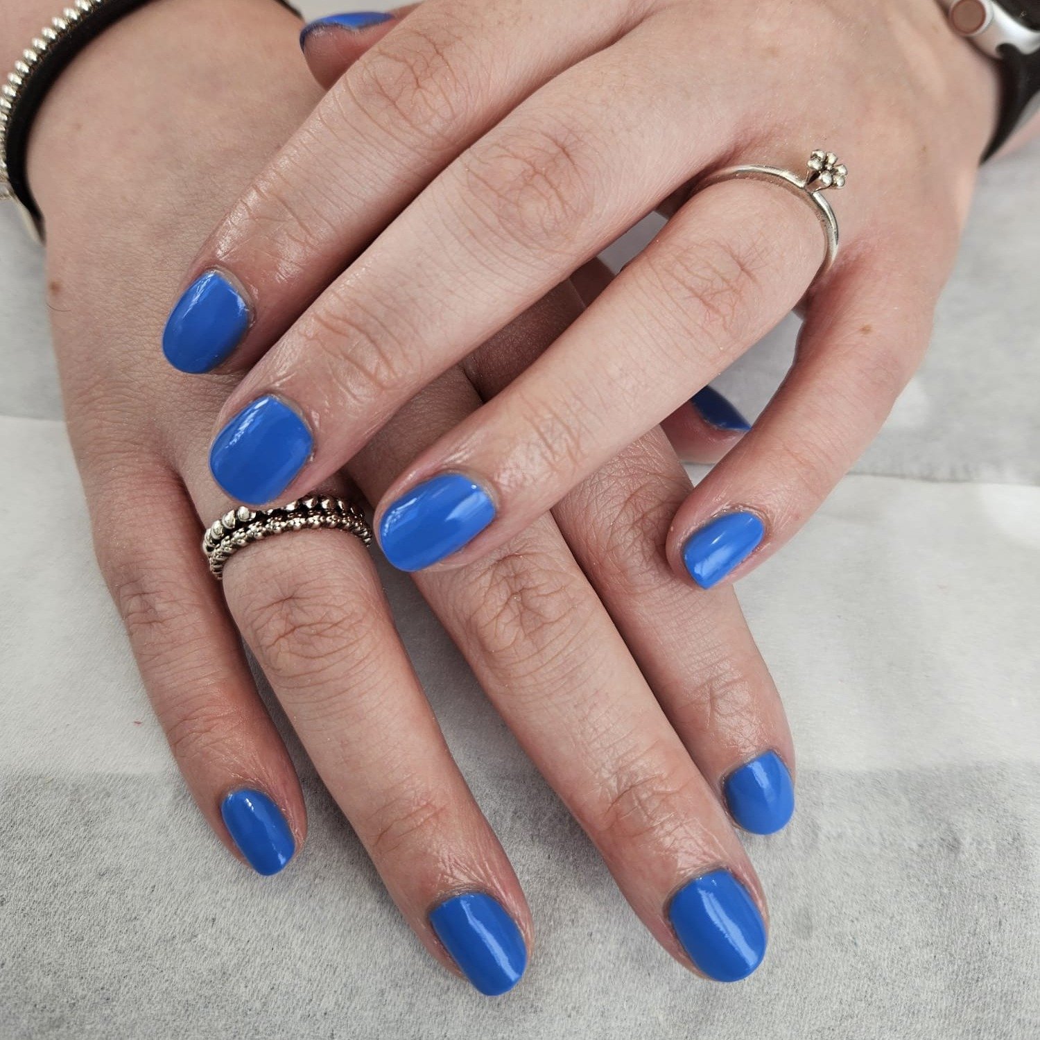 Appointments are available for tomorrow! :) π
πβ
Holly - 3:30
Emma - 1:45, 2:45 and 3:45
Rhea - 12:45, 3:00, 4:00 and 5:00
Give us a message! Nails by Emma
#reflexologyπ£ #reflexologymassage #biabnails #reflexology #biab #biabgel #elemisspa #spo