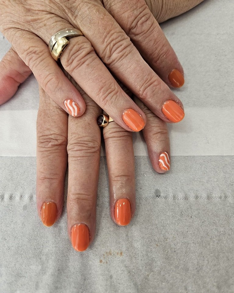 Appointments are available for tomorrow! 💆‍♀️💅
Kimberley- 11:00 and 12:45
Rhea - 4:15
Give us a message! Nails by Emma!
#elemispartner #elemis #barnstaple #barnstaplebusiness #sportsmassagetherapist #barnstapledevon #opi #beautysalon #lasha