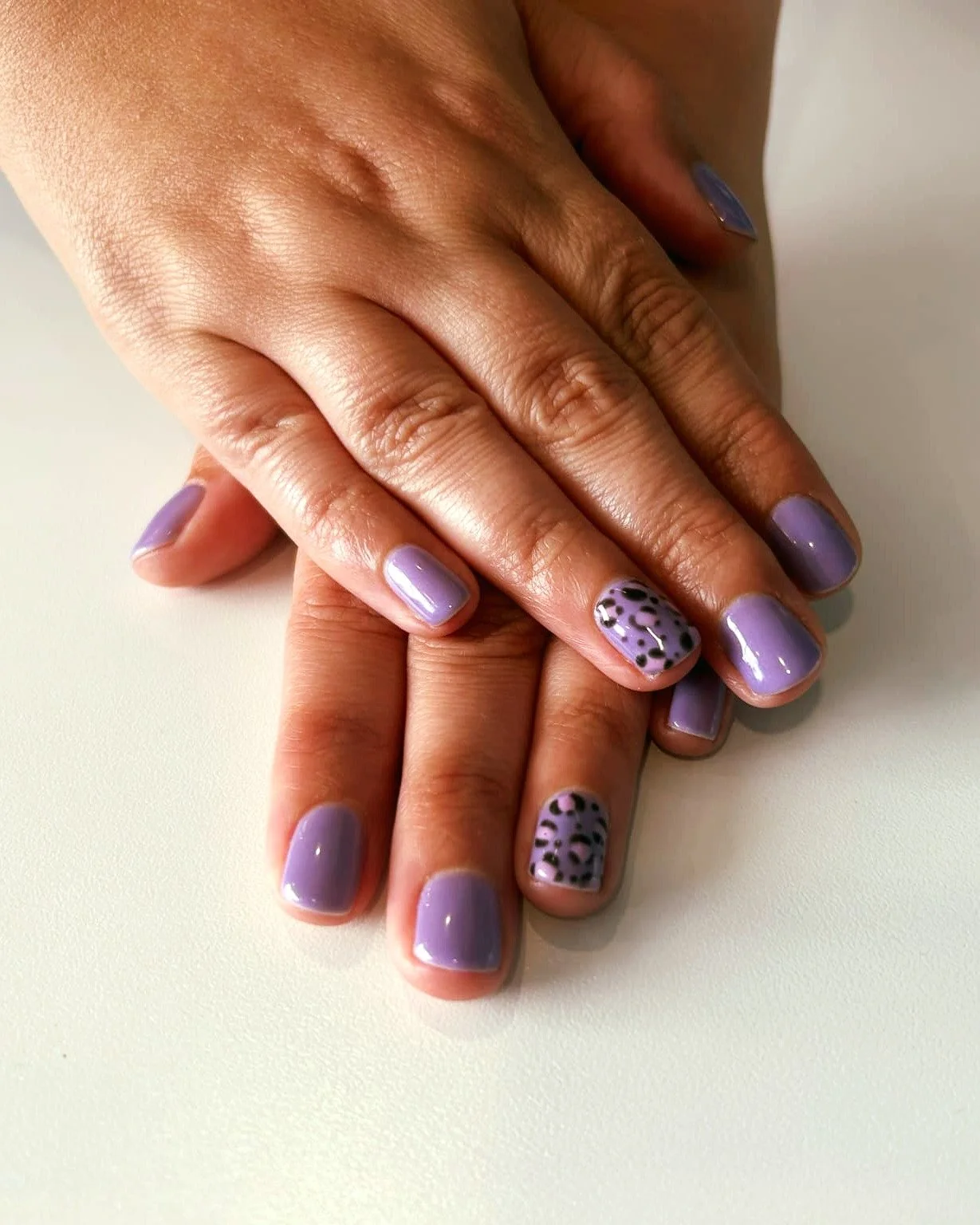 Appointments are available for tomorrow! 💆💅
Holly - 10:00 and 4:30
Kimberley - 10:00, 11:00, 4:00 and 5:00
Emma - 12:15, 3:00, 4:00 and 5:00
Rhea - 12:30 and 5:30
Give us a message! Nails by Holly @hollyfleurbeauty_
#barnstapledevon #barnstapl