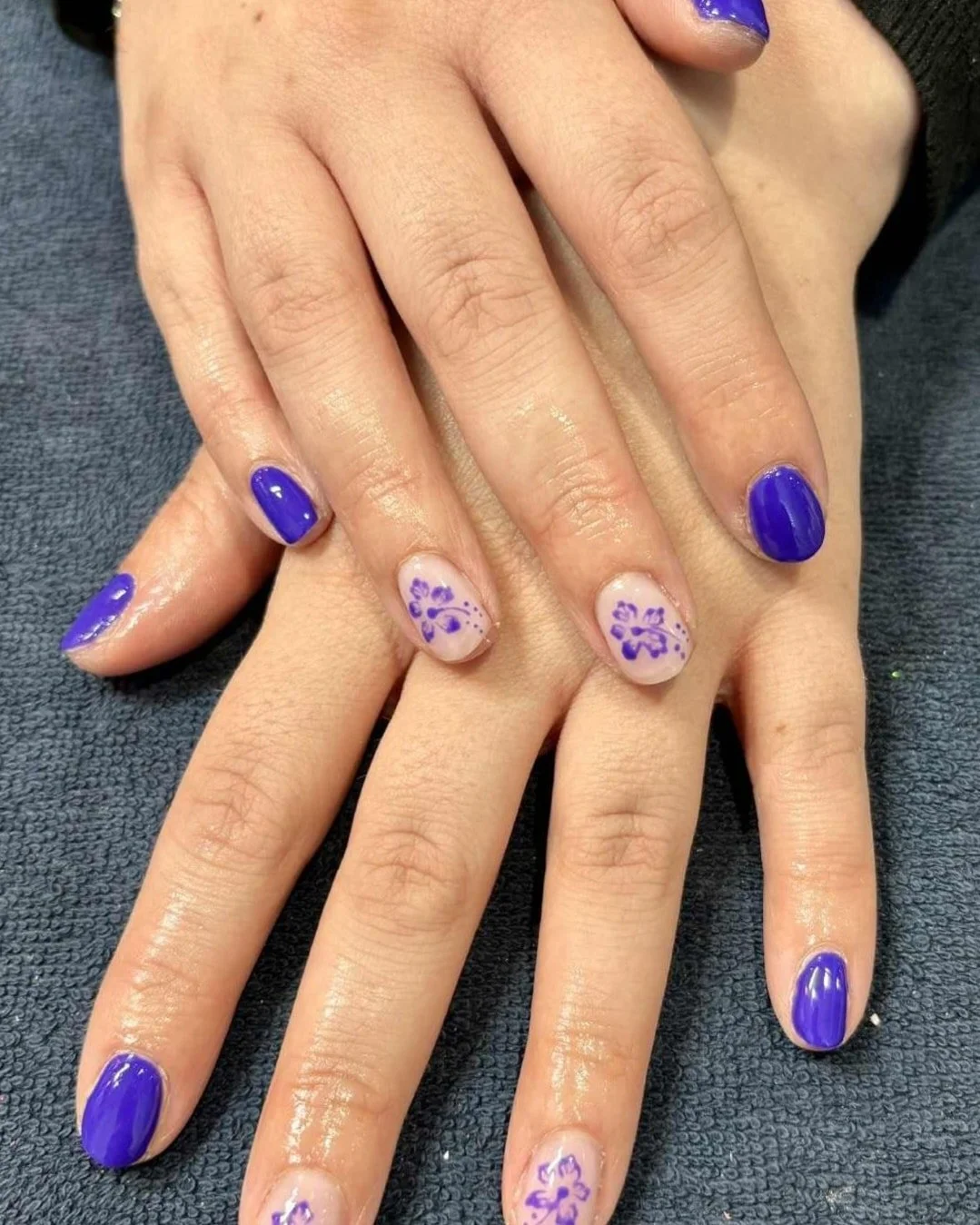 Appointments are available for tomorrow! 💅💆‍♀️
Keira - 2:00, 3:00, 4:00
Kimberley- 10:00, 2:00, 3:00, 4:00
Emma - 12:00, 5:30
Rhea - 10:00, 11:00, 12:00
Give us a message! Nails by Rhea.
#elemispartner #elemis #barnstaple #barnstaplebusines