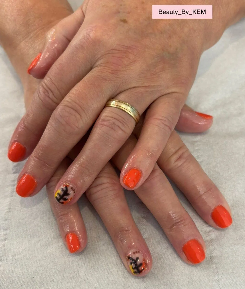 Appointments available for tomorrow! 💆💅
Kimberley - 2:00, 3:00 and 4:00
Emma - 5:30
Rhea - 2:00, 3:00, 4:00 and 5:00
Give us a message! Nails by Keira @beauty_bykem
#barnstaple #barnstaplesalon #barnstapledevon #barnstaplebusiness #braunton #b