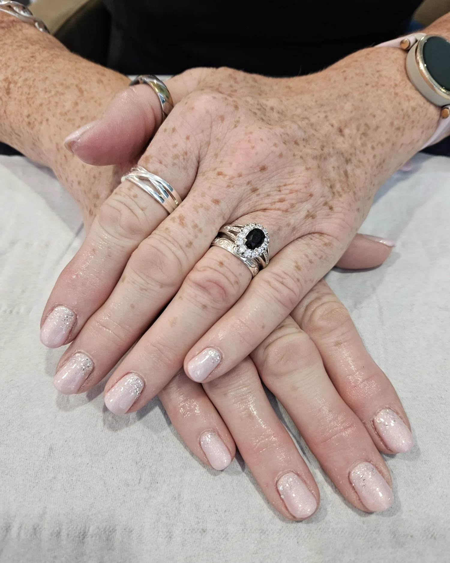 Appointments are available for tomorrow ! 💆💅

Holly - 12:00, 1:00, 3:45
Emma - Fully Booked
Rhea - 11:30, 12:30, 4:30

Give us a message! Nails by Emma

 #barnstaple #barnstapledevon #barnstaplesalon #bideford #braunton #ELEMIS #elemis #elemisuk #f