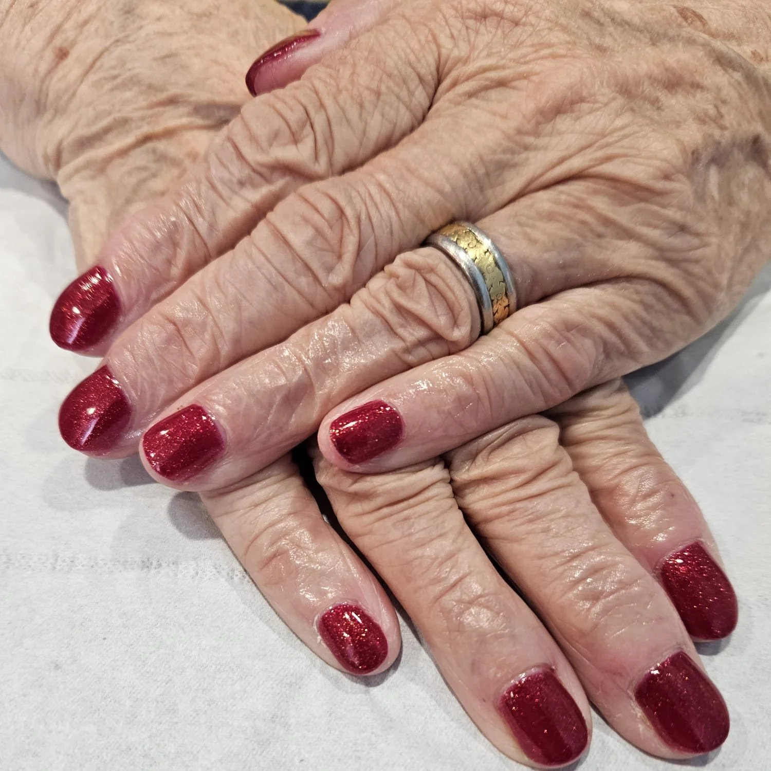 Appointments are available for Friday! 💆💅

Keira - 11:00
Holly - 11:30
Emma - 4:00 and 5:00
Rhea - 12:30 and 5:00

Give us a message! Nails by Emma.

 #barnstaple #barnstaplesalon #barnstaplebusiness #devon #elemisuk #facials #biab #biabnails #mass