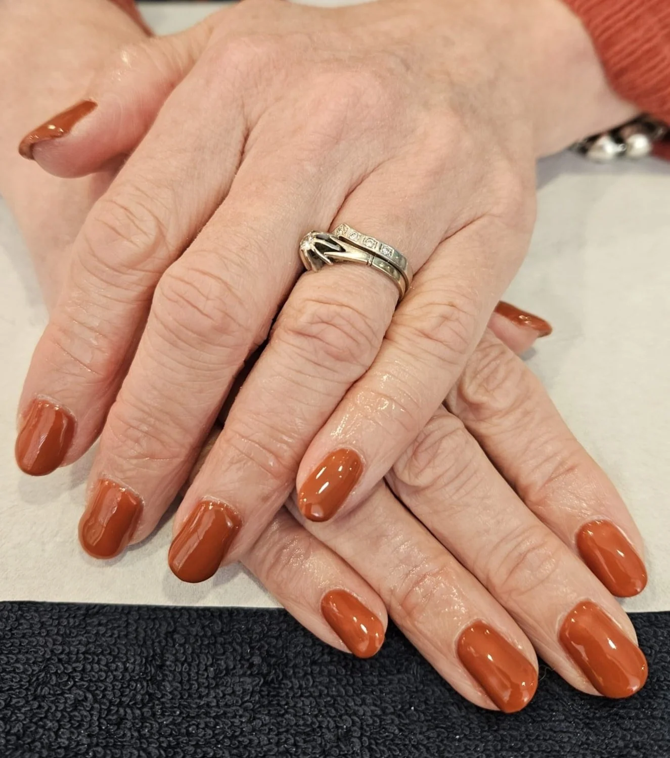 Appointments available for Monday! 💆&zwj;♀️💅

Keira - 12:00, 1:00 and 4:00
Kimberley- 11:30, 1:15 and 2:15
Emma - 11:00, 12:45 and 3:00

Give us a message! Nails by Emma

 #elemispartner #elemis #barnstaple #barnstaplebusiness #sportsmassagetherapi