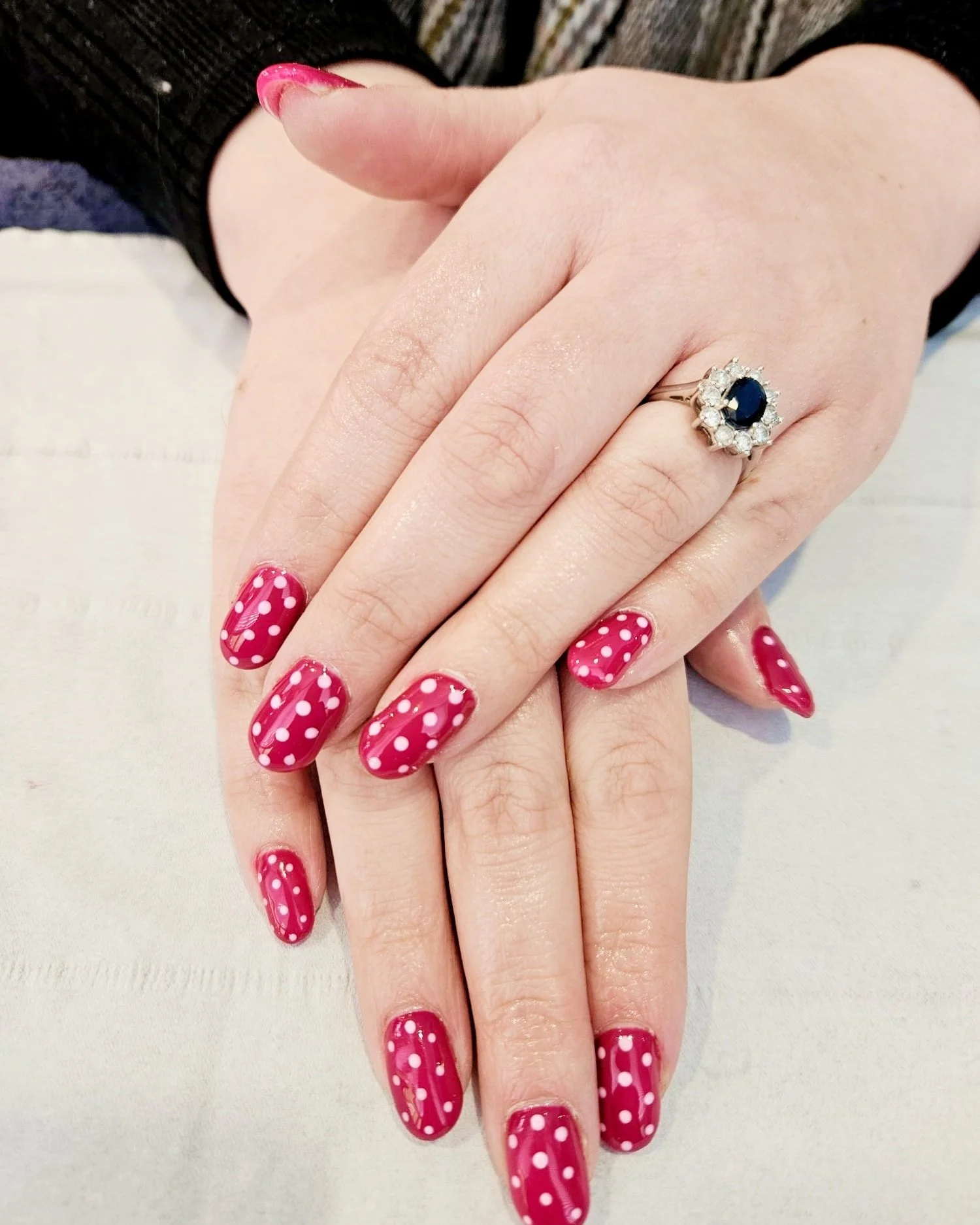 Appointments available for Tuesday! 💅💆&zwj;♀️

Holly - 1:00 &amp; 2:00
Kimberley- 10:00, 1:45, 2:45 &amp; 5:15
Emma - 1:00, 4:30 &amp; 5:00
Rhea - 12:00 &amp; 3:00

Give us a message! Nails by Emma

 #biab #elemispartner #elemis #barnstaple #barnst