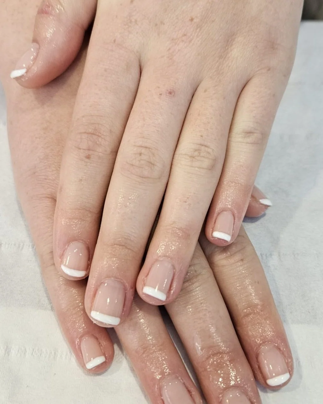 Appointments available for Wednesday! 💆&zwj;♀️💅

Keira - 3:30
Emma - 3:00 &amp; 5:30
Rhea - 11:30, 3:00 &amp; 4:00

Give us a message! Nails by Emma

 #biab #elemispartner #elemis #barnstaple #barnstaplebusiness #sportsmassagetherapist #barnstapled