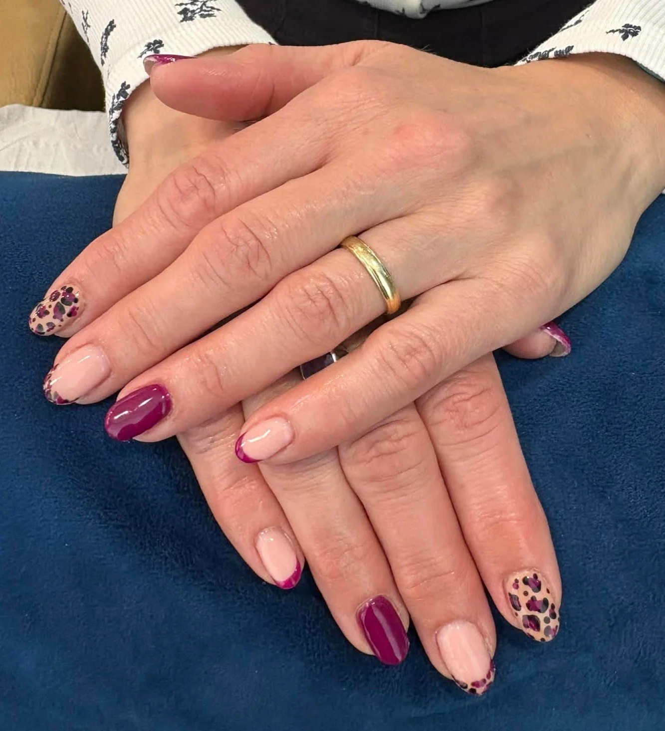 Appointments are available for Wednesday! 💆&zwj;♀️💅

Keira - 10:00 &amp; 3:30
Holly - 12:30, 2:00, 4:00 &amp; 5:00
Kimberley- 2:30, 4:00 &amp; 5:15
Emma - 10:00 &amp; 3:15

Give us a message! Nails by Rhea.

 #biab #elemispartner #elemis #barnstapl