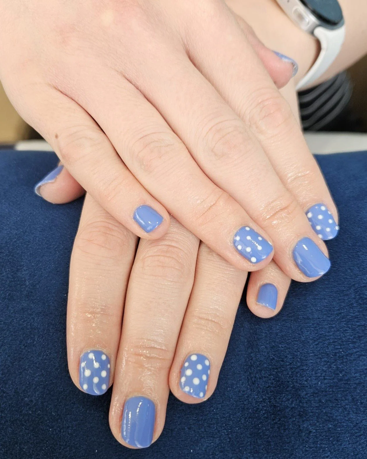 Appointments are available for Friday! 💅💆&zwj;♀️

Keira - 11:45 &amp; 3:45
Holly - 10:00, 3:00, 4:00 &amp; 5:00
Emma - 4:00 &amp; 5:00

Give us a message! Nails by Emma

 #biab #elemispartner #elemis #barnstaple #barnstaplebusiness #sportsmassageth