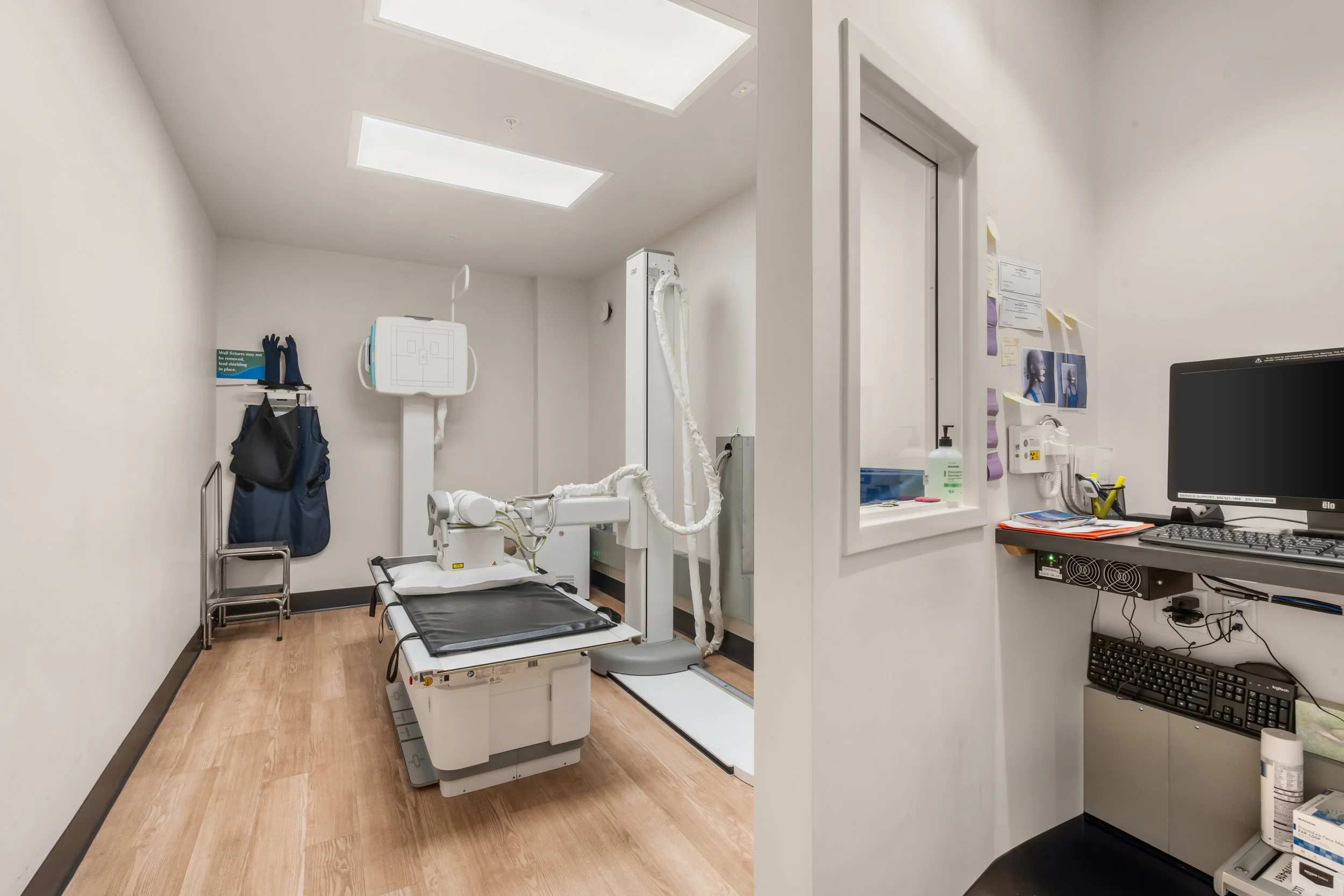 La Clinica - Outlier-19 small.jpg