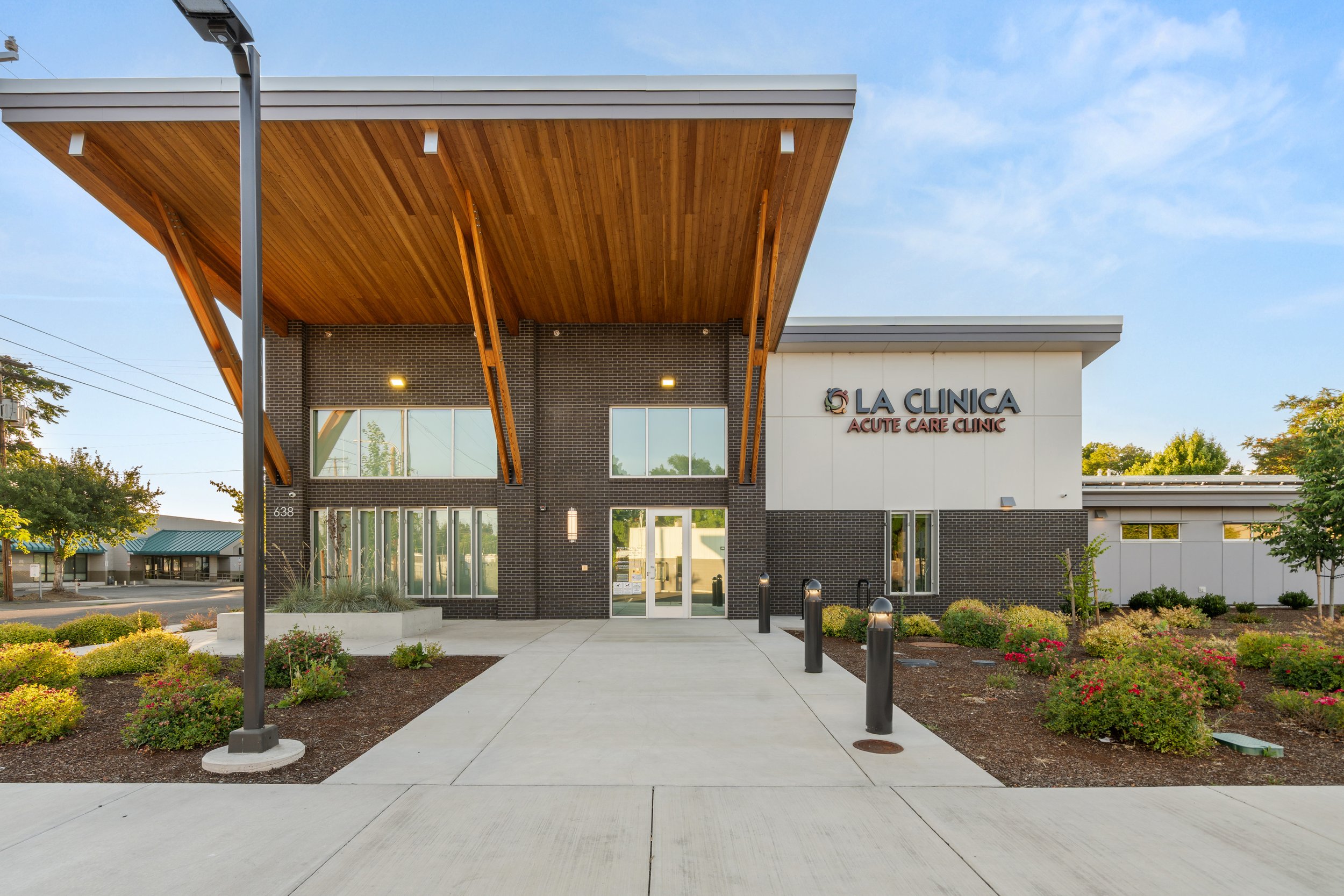 La Clinica - Outlier-01 small.jpg