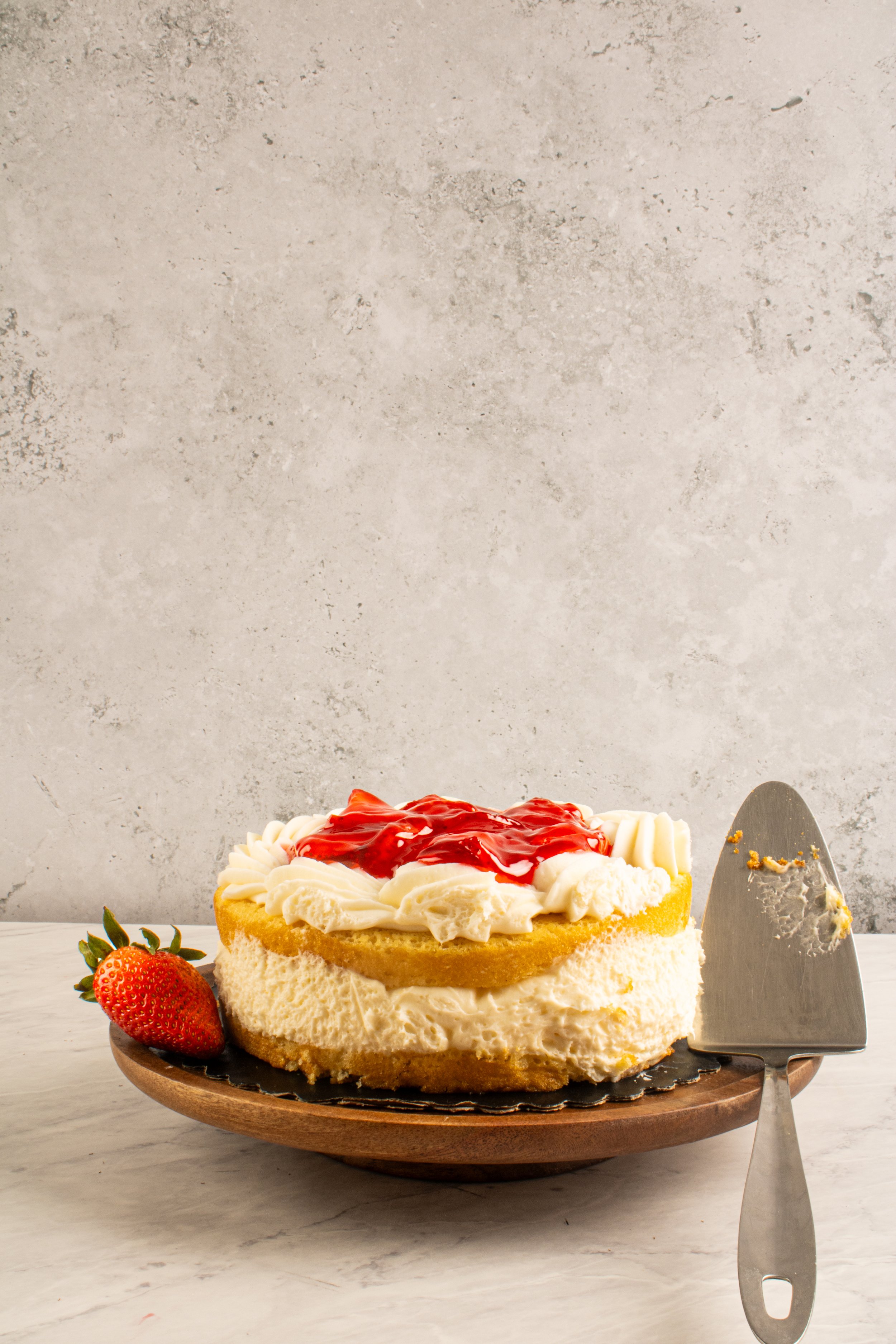 Cake On a Plate w_ strawberry & Spatula_TristonFolmar.jpg