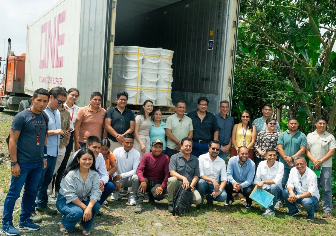 Celebramos un nuevo hito para la bioeconom&iacute;a amaz&oacute;nica ✨

Hoy se realiz&oacute; el segundo env&iacute;o de 10 toneladas de pulpa de morete al Per&uacute;, consolidando un proceso de internacionalizaci&oacute;n que demuestra el enorme po