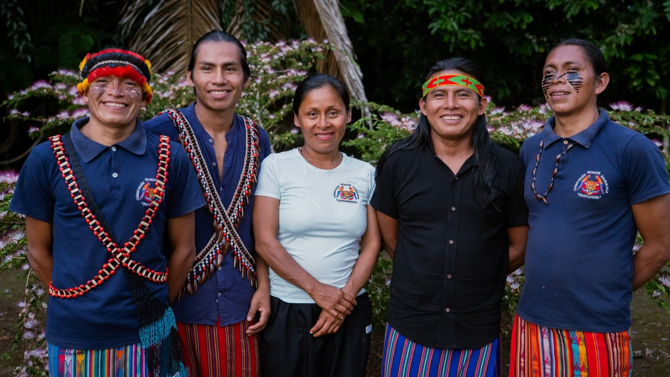 En este D&iacute;a de la Tierra, recordamos que proteger la Amazon&iacute;a es proteger la vida.
Y esa protecci&oacute;n no empieza en las pol&iacute;ticas: empieza en los territorios, en las comunidades que han cuidado estos bosques por generaciones